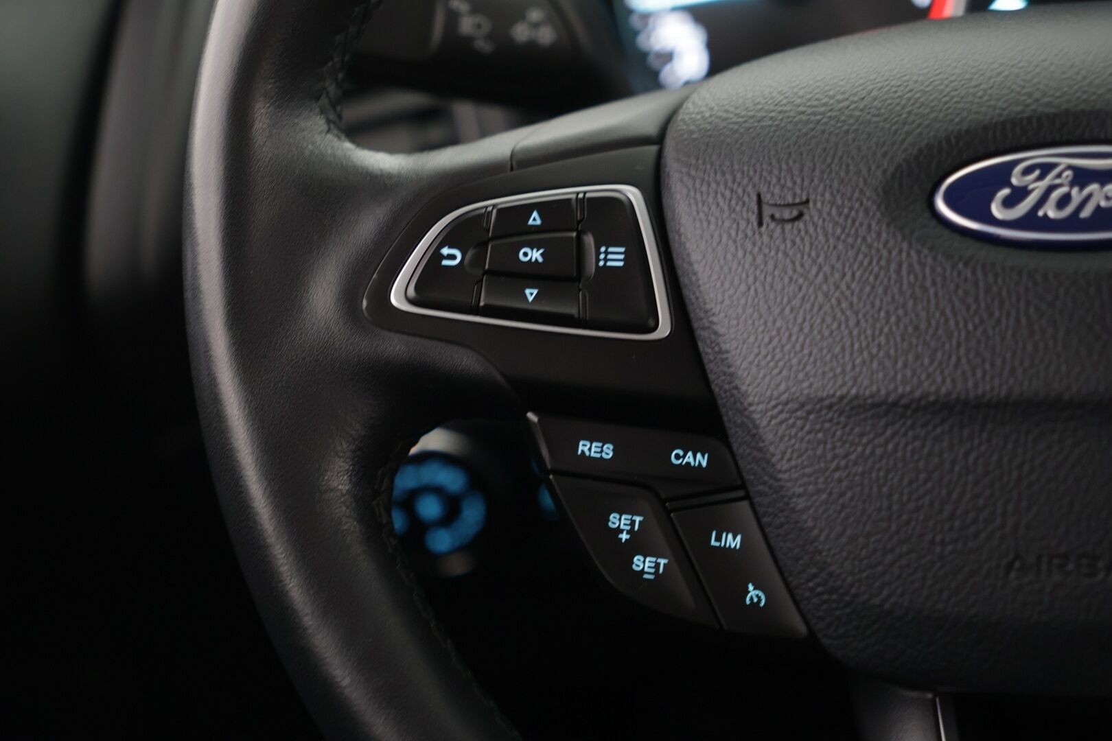 Ford Ecosport 2019 1,0 EcoBoost 140hv M6 Titanium 5-ovinen / Lämmitettävä ohjauspyörä / Lämmitettävä tuulilasi / P. Tutkat / Vakkari - Juuri saapunut! / Taloudellinen / Fiksu valinta! / Hyvin huollettu