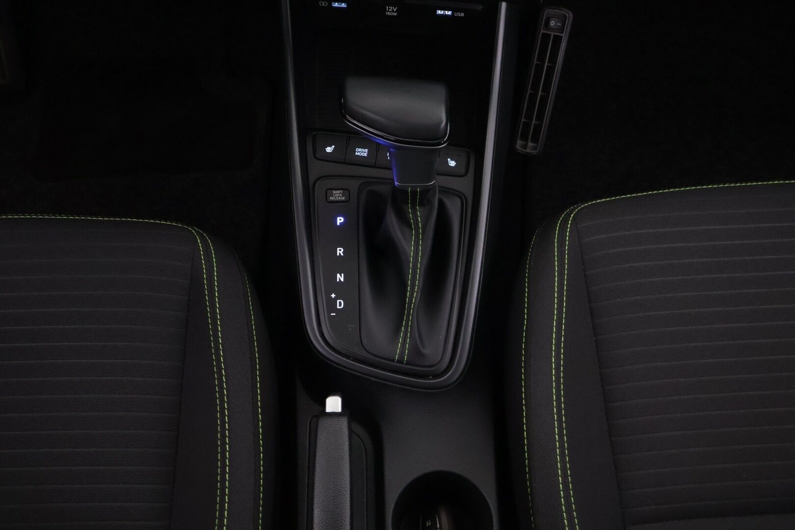 Hyundai i20 Hatchback 2021 1.0 T-GDi 100 hv 7DCT-aut. Comfort *KeylessGo / Ratinlämmitin / Vakkari / Digimittaristo / P.Kamera / CarPlay* - *Suomi-auto / 2x renkaat alkuperäisillä aluvanteilla / Juuri huollettu* - HULLUT JOULUT KORKOTARJOUS 2,49% 