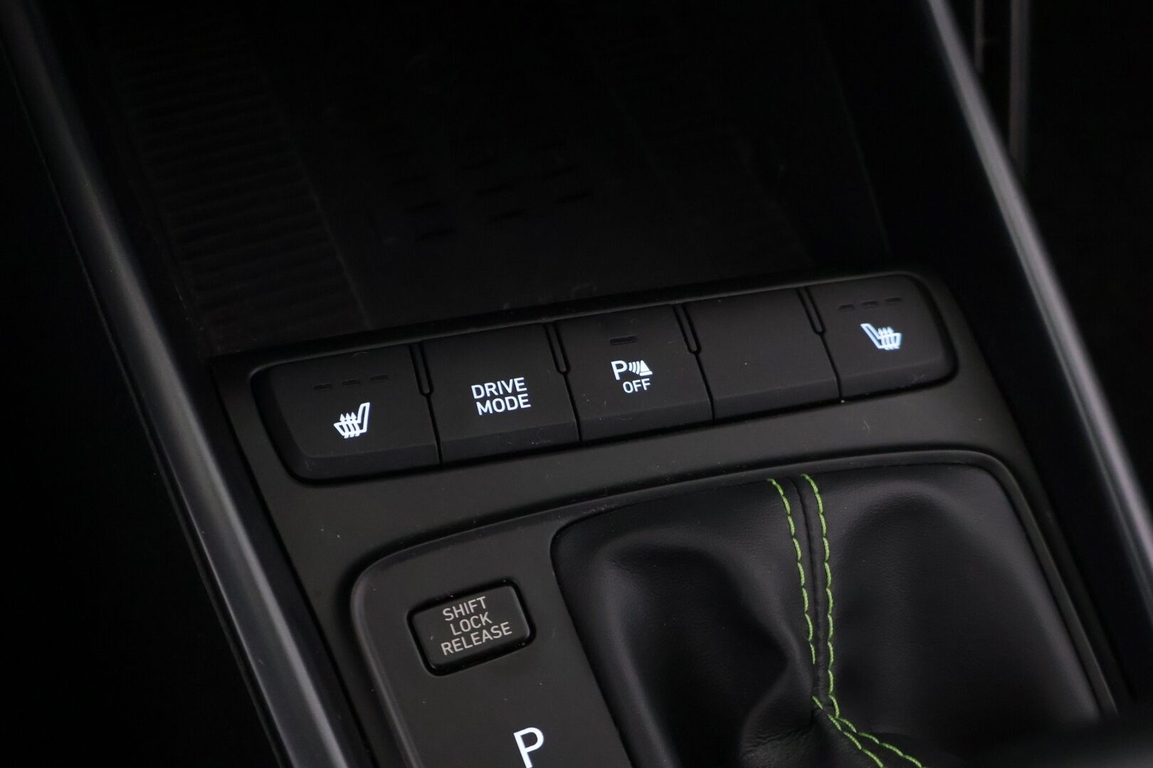 Hyundai i20 Hatchback 2021 1.0 T-GDi 100 hv 7DCT-aut. Comfort *KeylessGo / Ratinlämmitin / Vakkari / Digimittaristo / P.Kamera / CarPlay* - *Suomi-auto / 2x renkaat alkuperäisillä aluvanteilla / Juuri huollettu* - HULLUT JOULUT KORKOTARJOUS 2,49% 