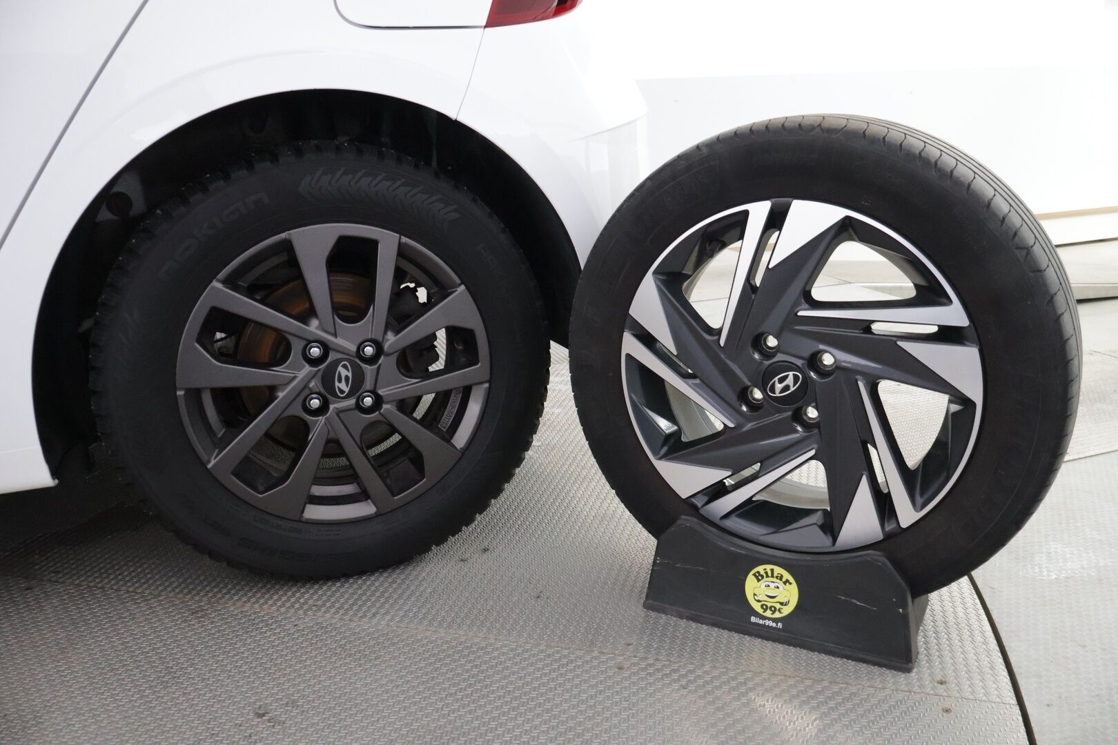 Hyundai i20 Hatchback 2021 1.0 T-GDi 100 hv 7DCT-aut. Comfort *KeylessGo / Ratinlämmitin / Vakkari / Digimittaristo / P.Kamera / CarPlay* - *Suomi-auto / 2x renkaat alkuperäisillä aluvanteilla / Juuri huollettu* - HULLUT JOULUT KORKOTARJOUS 2,49% 