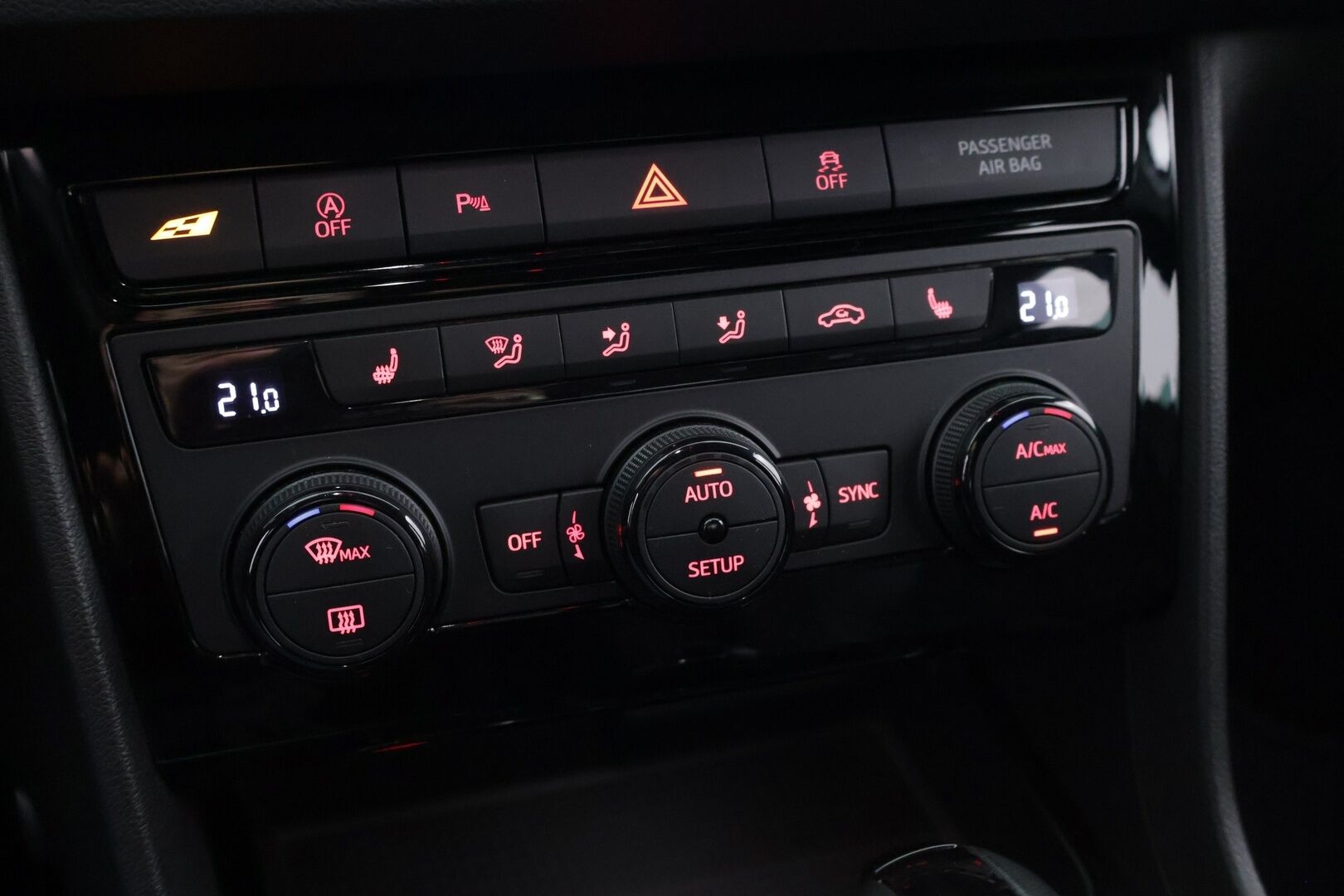 Seat Leon ST 2020 2,0 TSI 290 Cupra DSG - Ärhäkkä! | ACC | Tutkat | Digimittari | Juuri katsastettu | LED | Beats Audio | Läppäohjaus kaukosäädöllä | Suomi-auto | Juuri huollettu