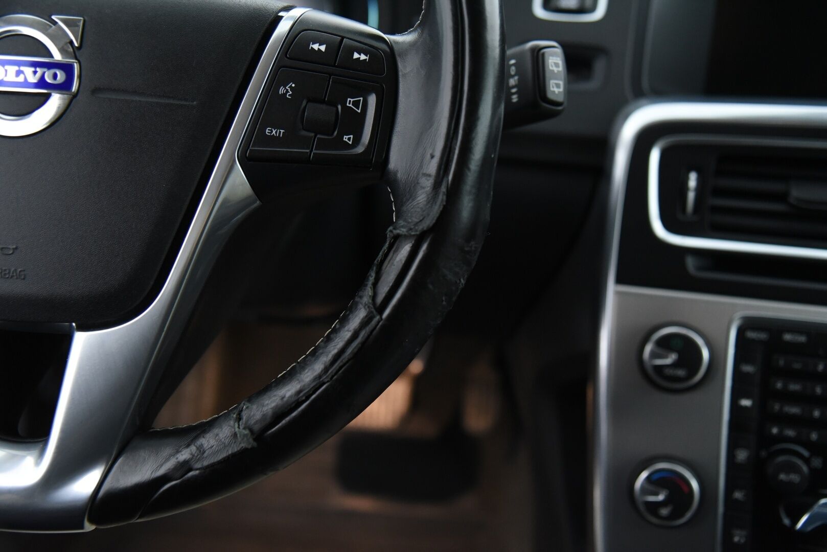 Volvo V60 2013 D6 AWD Summum plug in hybrid aut / YritysOutlet - Myydään vain yrityksille - YritysOutlet - Myydään vain yrityksille