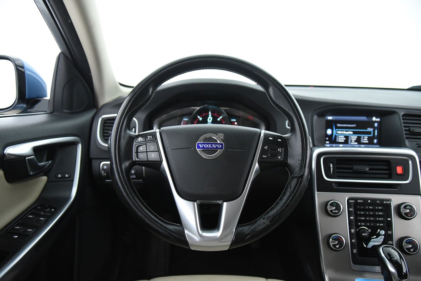 Volvo V60 2013 D6 AWD Summum plug in hybrid aut / YritysOutlet - Myydään vain yrityksille - YritysOutlet - Myydään vain yrityksille