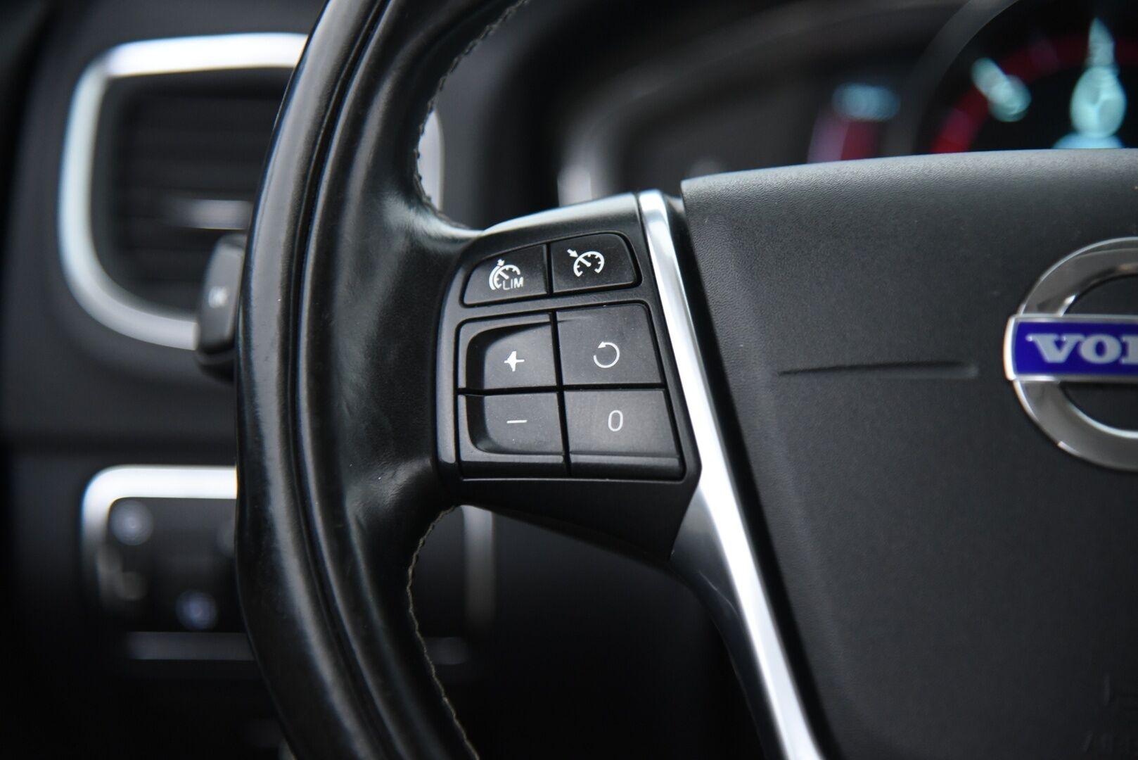 Volvo V60 2013 D6 AWD Summum plug in hybrid aut / YritysOutlet - Myydään vain yrityksille - YritysOutlet - Myydään vain yrityksille