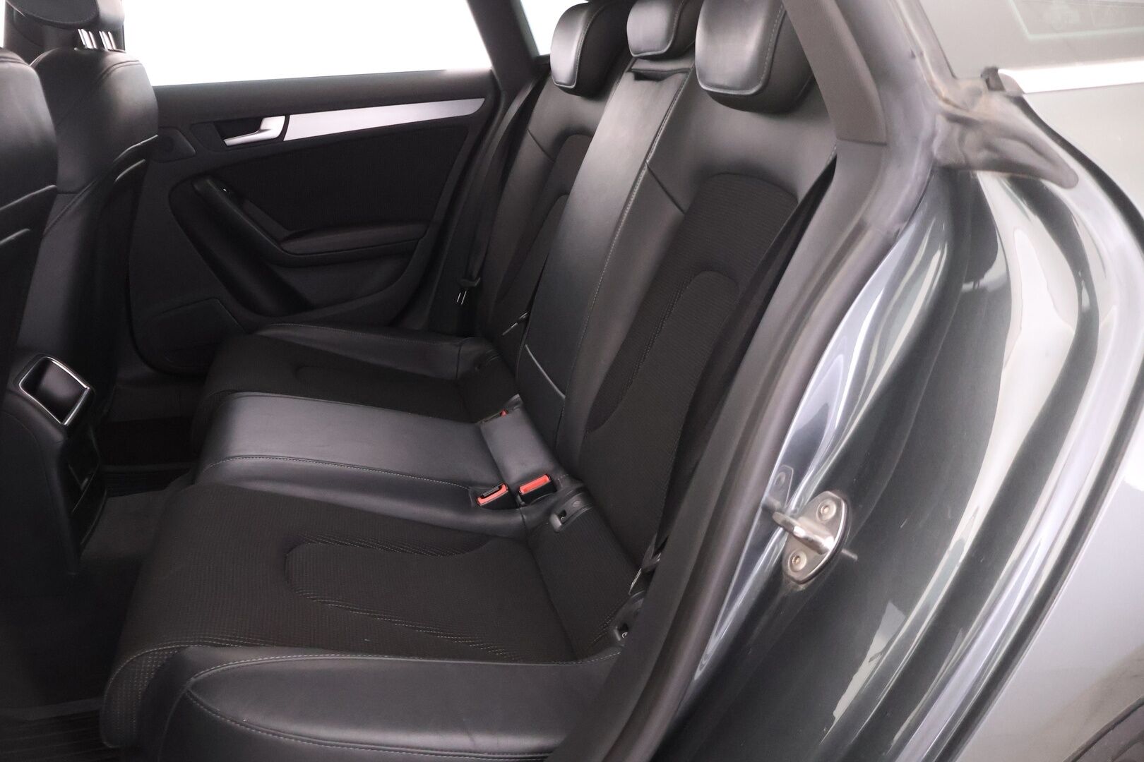 Audi A5 2012 2.0 TDI 130kW - *Upea S-Line Audi suoraan ajoon Espoosta! | S-LINE | P-tutkat | Webasto | Sporttinen*