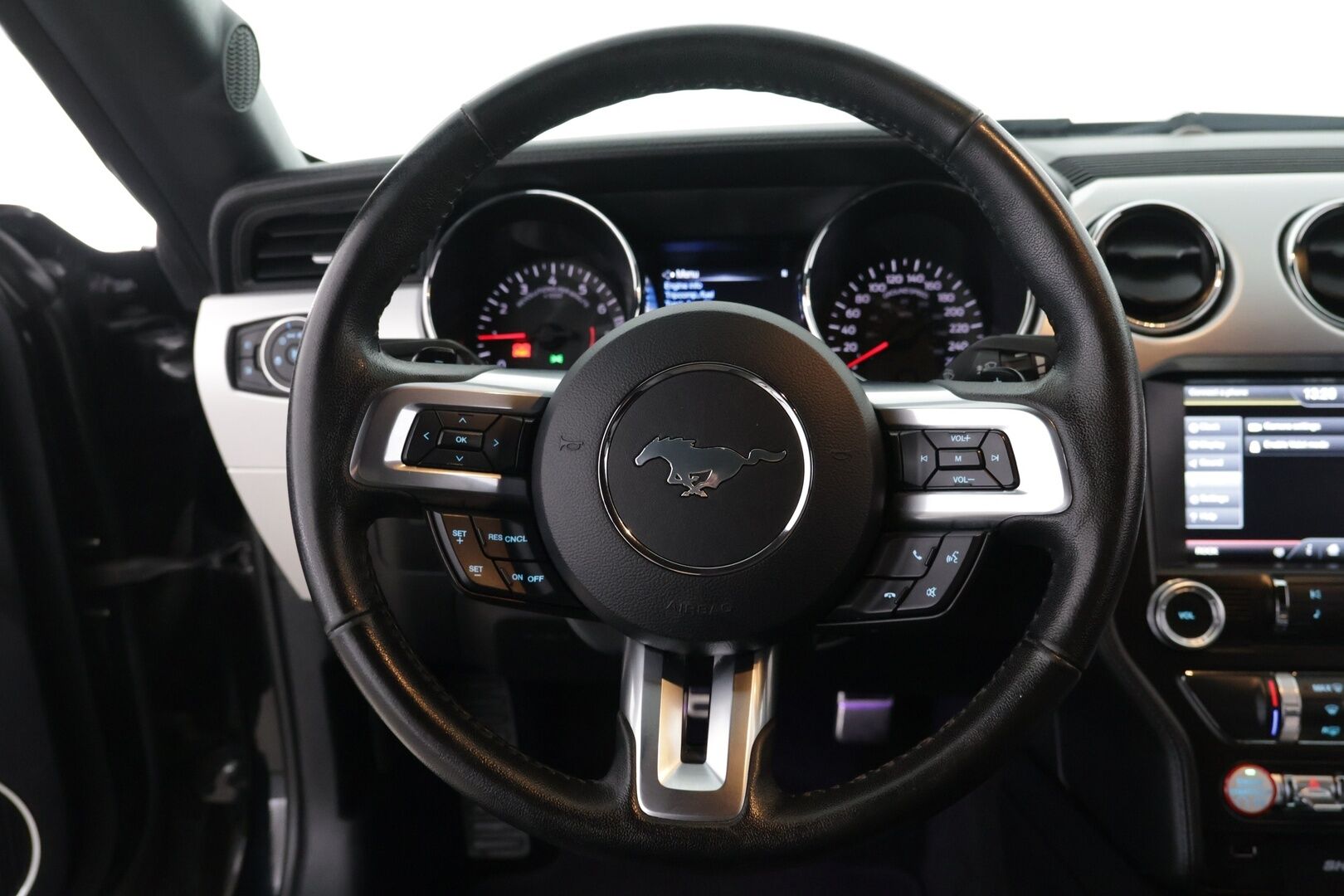 Ford Mustang 2016 2,3 EcoBoost 314hv A6 Fastback - *Webasto / Shaker Audio / Nahat / Keyless / Navi / Vakkari / P.kamera*