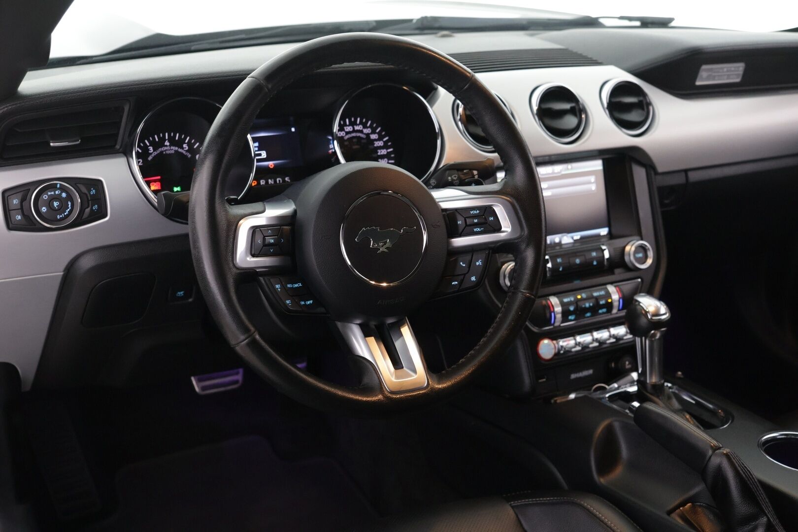Ford Mustang 2016 2,3 EcoBoost 314hv A6 Fastback - *Webasto / Shaker Audio / Nahat / Keyless / Navi / Vakkari / P.kamera*