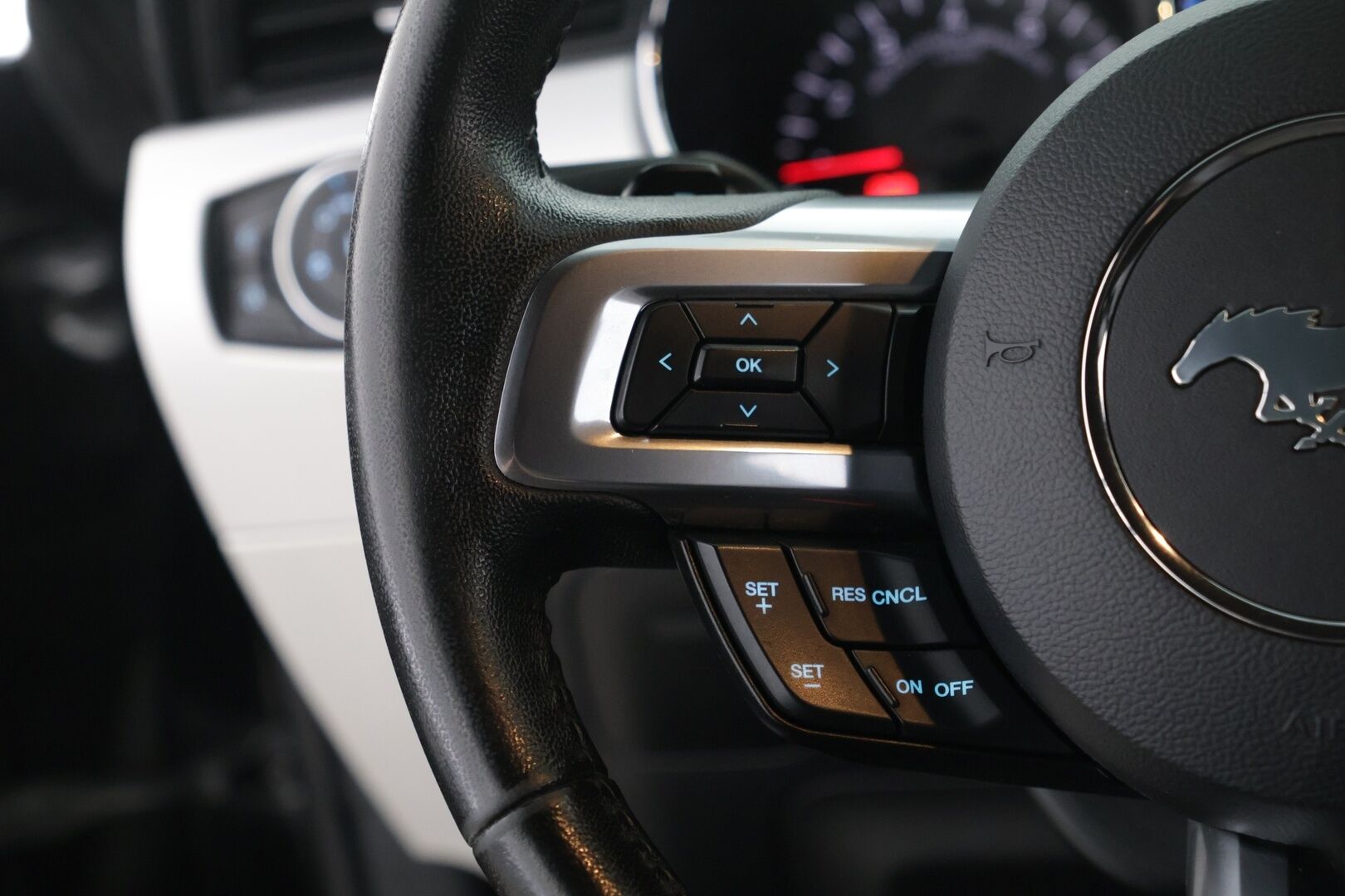 Ford Mustang 2016 2,3 EcoBoost 314hv A6 Fastback - *Webasto / Shaker Audio / Nahat / Keyless / Navi / Vakkari / P.kamera*