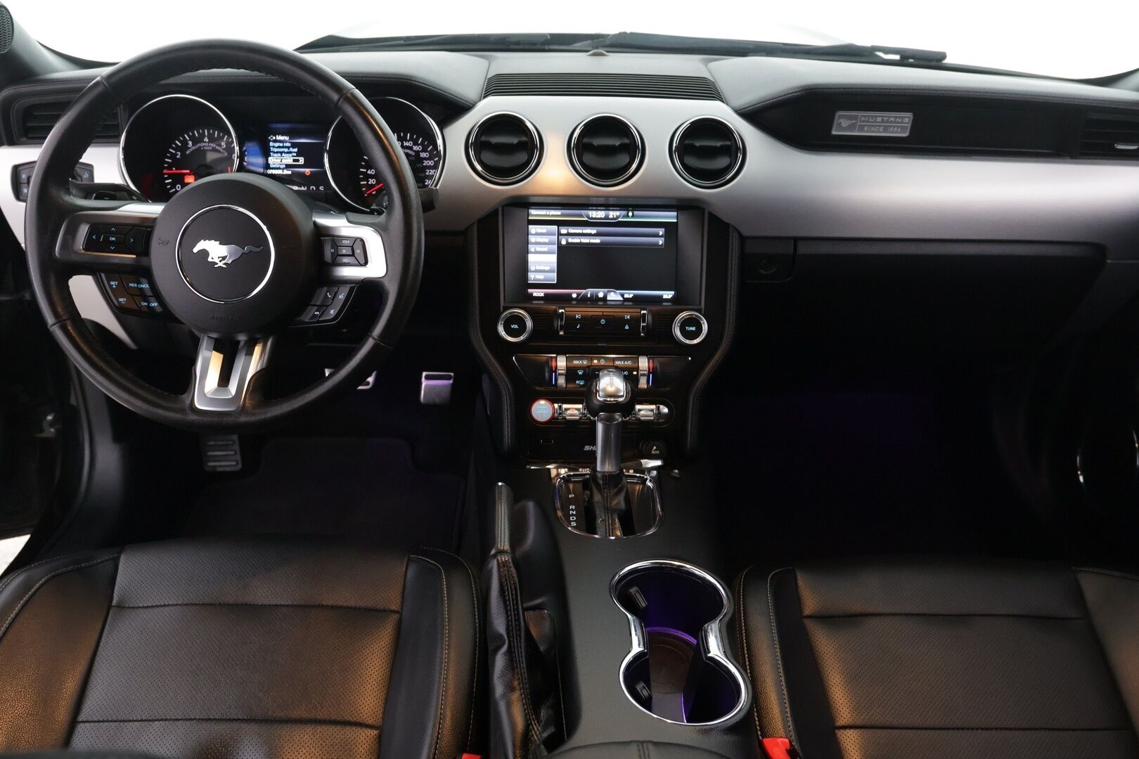 Ford Mustang 2016 2,3 EcoBoost 314hv A6 Fastback - *Webasto / Shaker Audio / Nahat / Keyless / Navi / Vakkari / P.kamera*