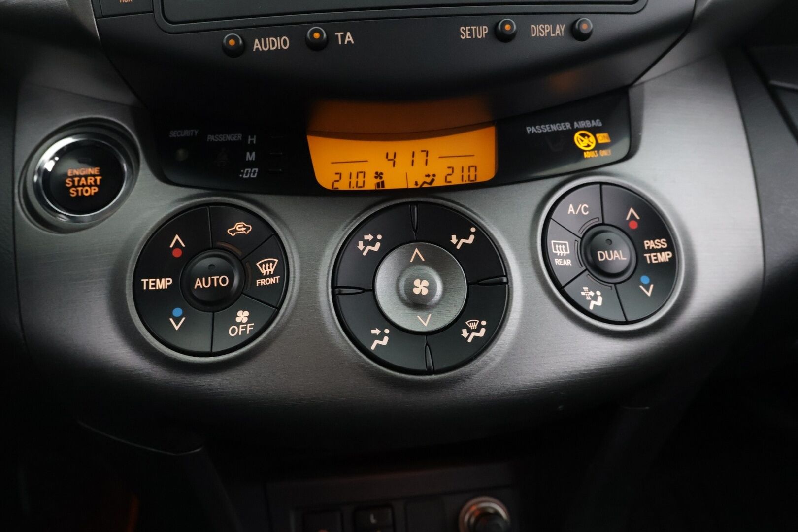 Toyota RAV4 2010 RAV4 2,2 D-CAT 4WD 150 - Vakkari / Vetokoukku / Hyvin huollettu / Lohkolämmitin / Kahdet hyvät renkaat! - KORKO VAIN 3,99 %