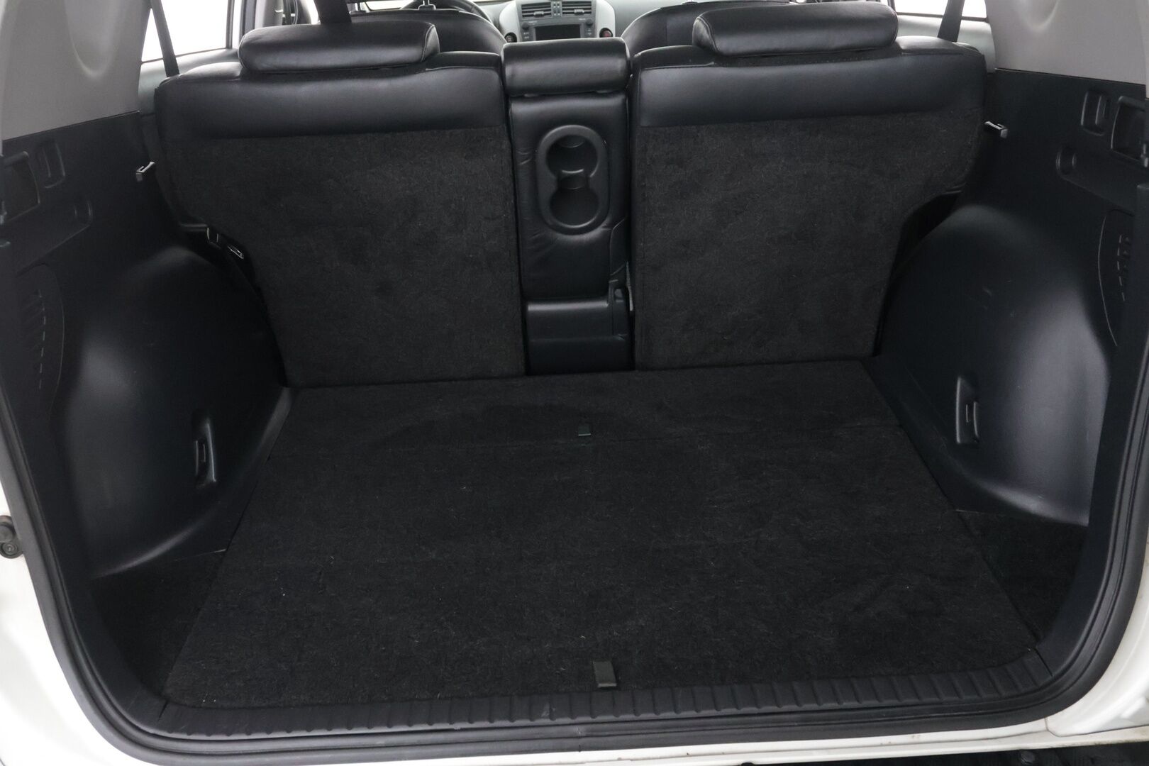 Toyota RAV4 2010 RAV4 2,2 D-CAT 4WD 150 - Vakkari / Vetokoukku / Hyvin huollettu / Lohkolämmitin / Kahdet hyvät renkaat! - KORKO VAIN 3,99 %