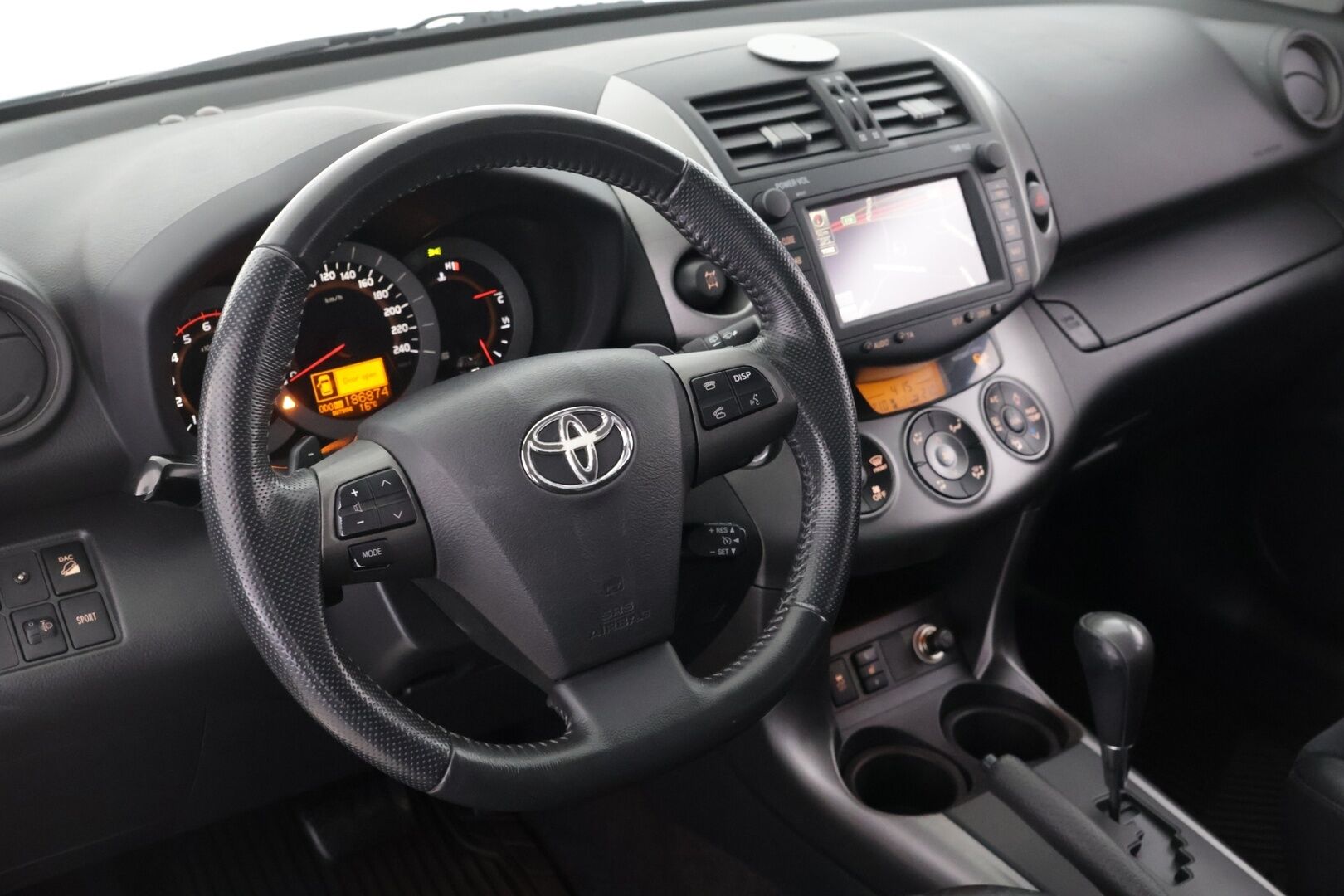 Toyota RAV4 2010 RAV4 2,2 D-CAT 4WD 150 - Vakkari / Vetokoukku / Hyvin huollettu / Lohkolämmitin / Kahdet hyvät renkaat! - KORKO VAIN 3,99 %