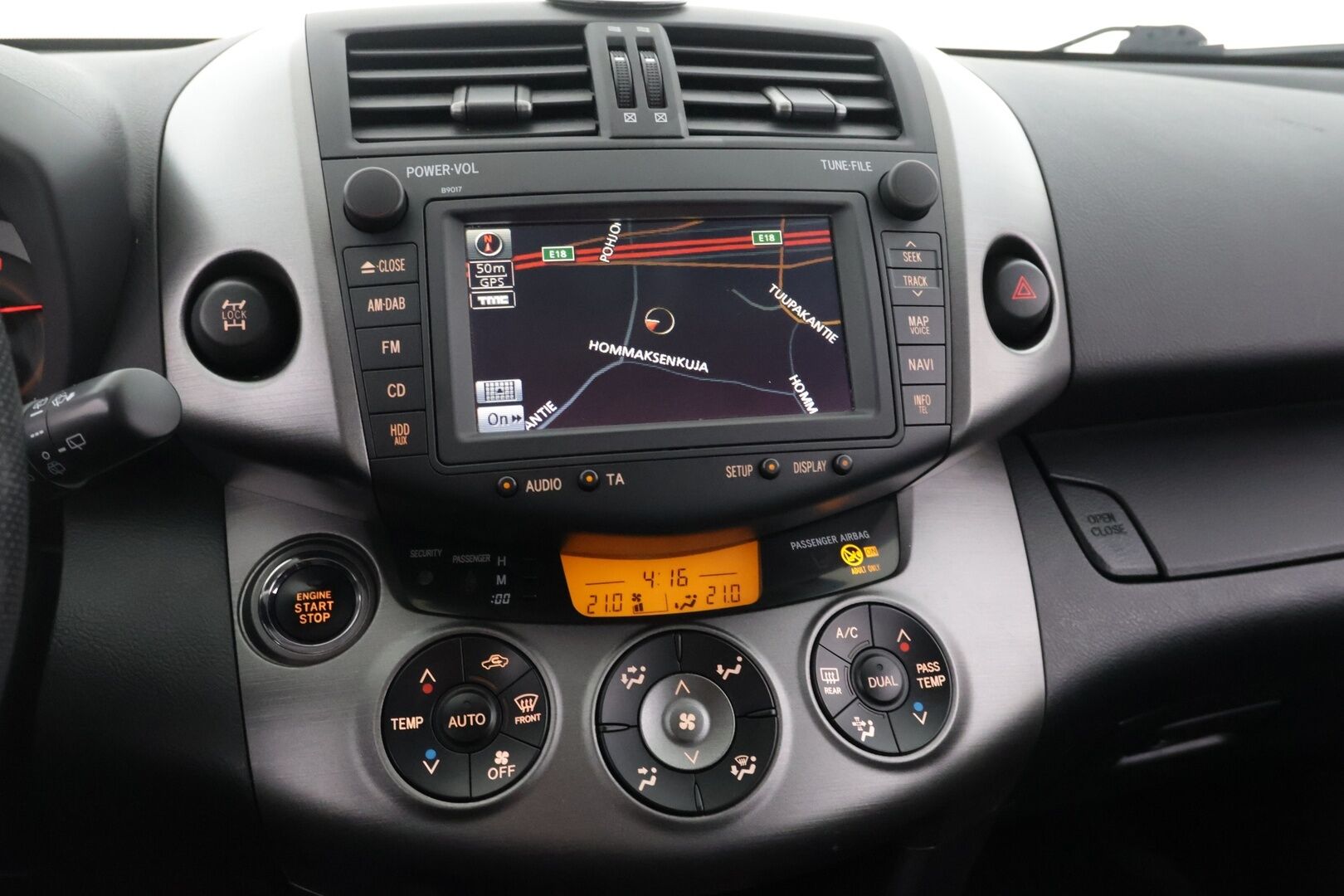 Toyota RAV4 2010 RAV4 2,2 D-CAT 4WD 150 - Vakkari / Vetokoukku / Hyvin huollettu / Lohkolämmitin / Kahdet hyvät renkaat! - KORKO VAIN 3,99 %