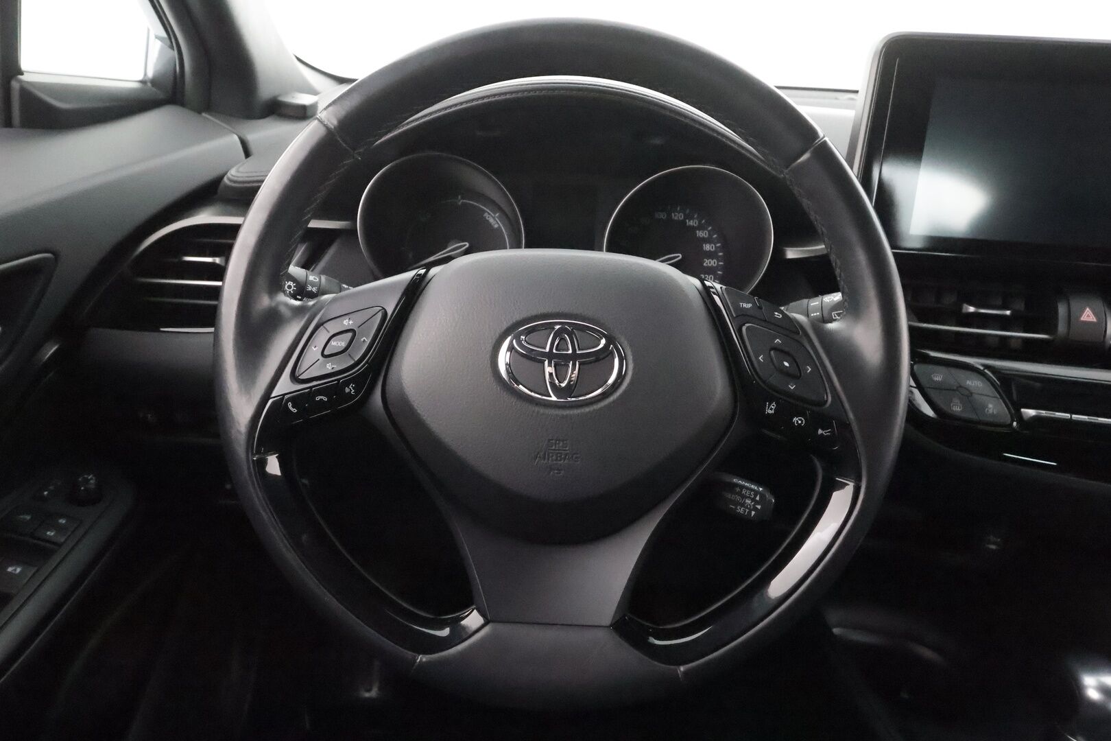 Toyota C-HR 2019 1,8 Hybrid Active Edition * ACC / Webasto / Koukku / LED-Lisä / Navi / Keyless / Kaistavahti / P.Kamera * - Suomi-auto / Kahdet renkaat aluvanteilla / Merkkihuollettu - HULLUT AVAJAISHULINAT KORKOTARJOUS 3,29 %