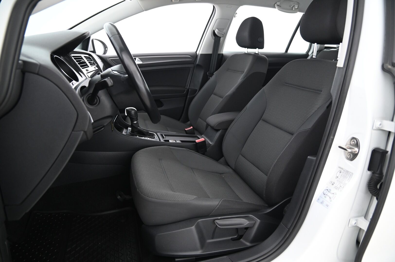 Volkswagen Golf 2019 Variant Comfortline 1,0 TSI 85 kW (115 hv) DSG-automaatti*Suomi-auto / Peruutuskamera / ACC / Webasto / P-tutka - Siistikuntoinen / 2x Renkaat / 2x Avain 