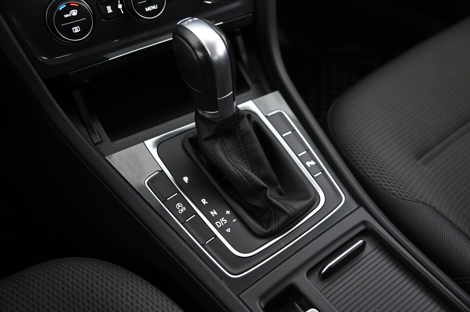 Volkswagen Golf 2019 Variant Comfortline 1,0 TSI 85 kW (115 hv) DSG-automaatti*Suomi-auto / Peruutuskamera / ACC / Webasto / P-tutka - Siistikuntoinen / 2x Renkaat / 2x Avain 