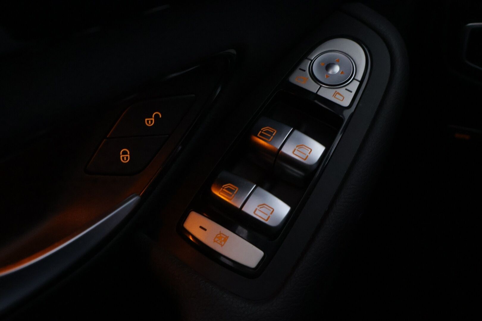 Mercedes-Benz C 2019 180 d T A Pro - | Suomi-auto | Facelift | Nahkapenkit | P.kamera | Lohkolämmitin | Vakkari | LED | | Sähköluukku | Navi | 