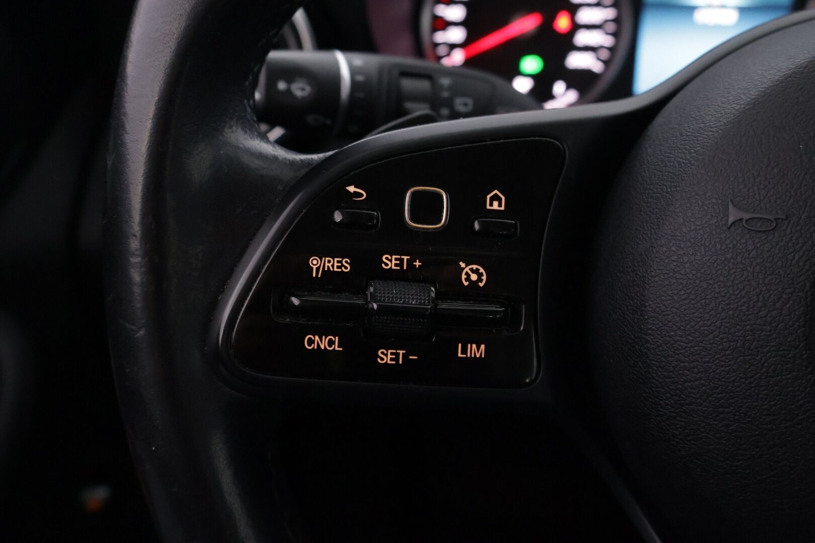 Mercedes-Benz C 2019 180 d T A Pro - | Suomi-auto | Facelift | Nahkapenkit | P.kamera | Lohkolämmitin | Vakkari | LED | | Sähköluukku | Navi | 