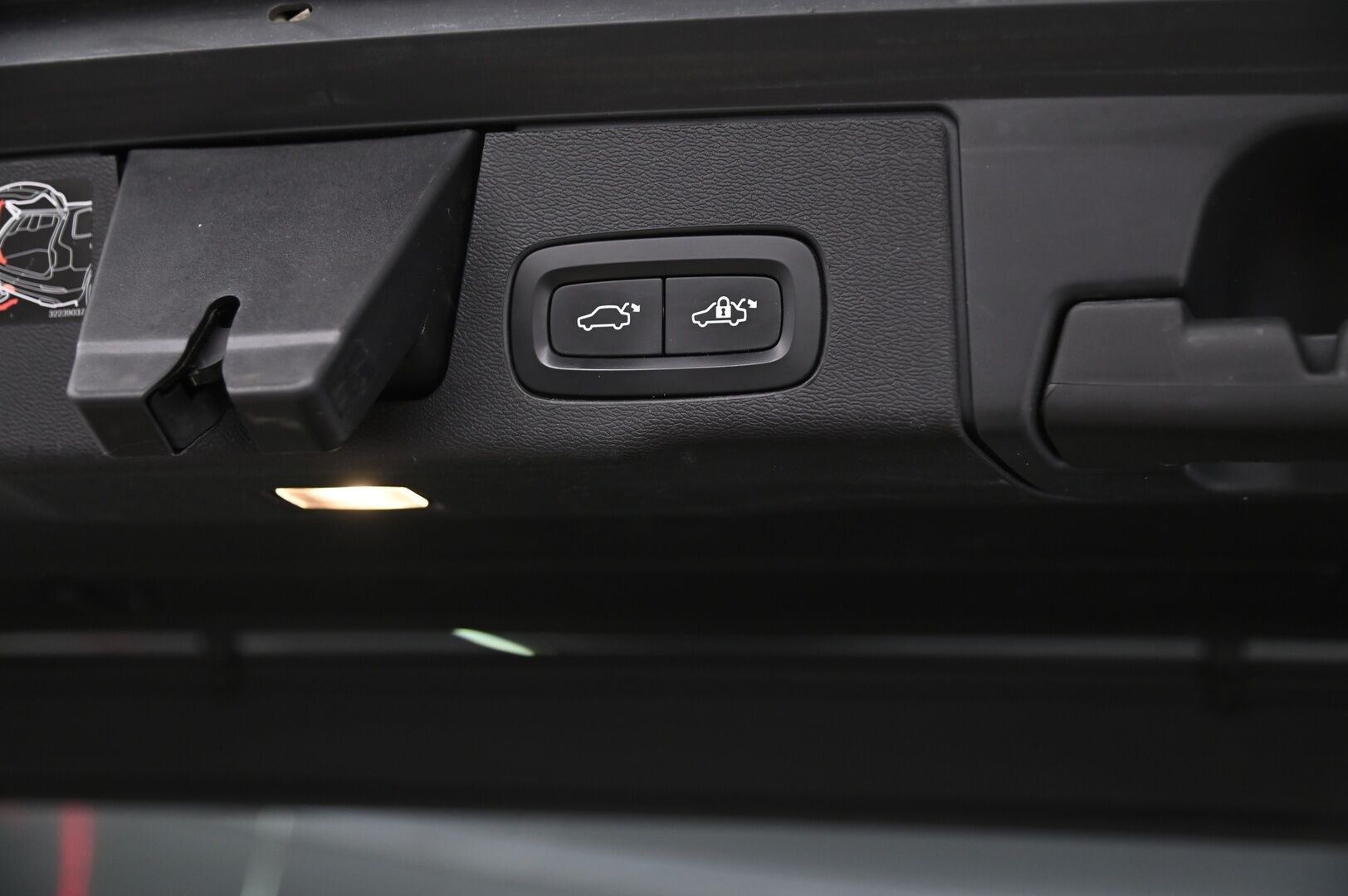 Volvo XC60 2019 D4 AWD Business Inscription aut - Suomi-auto | Vetokoukku | VOC | ACC | Panorama | Muistipenkit