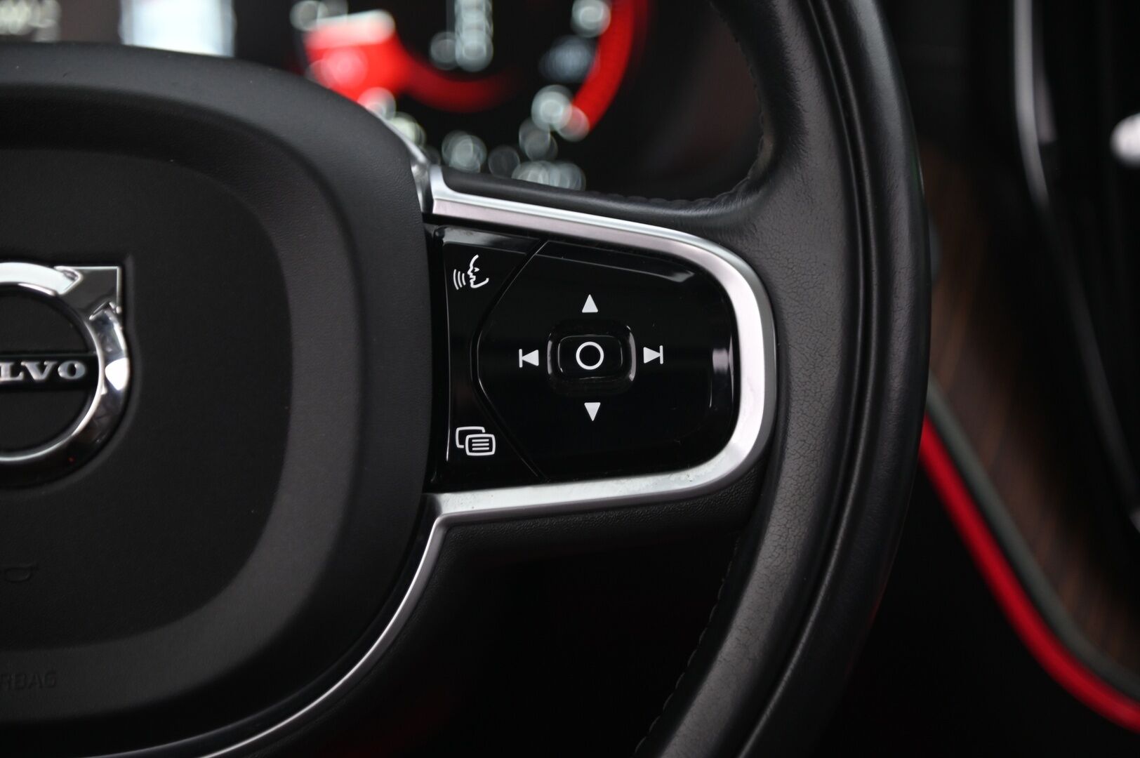 Volvo XC60 2019 D4 AWD Business Inscription aut - Suomi-auto | Vetokoukku | VOC | ACC | Panorama | Muistipenkit