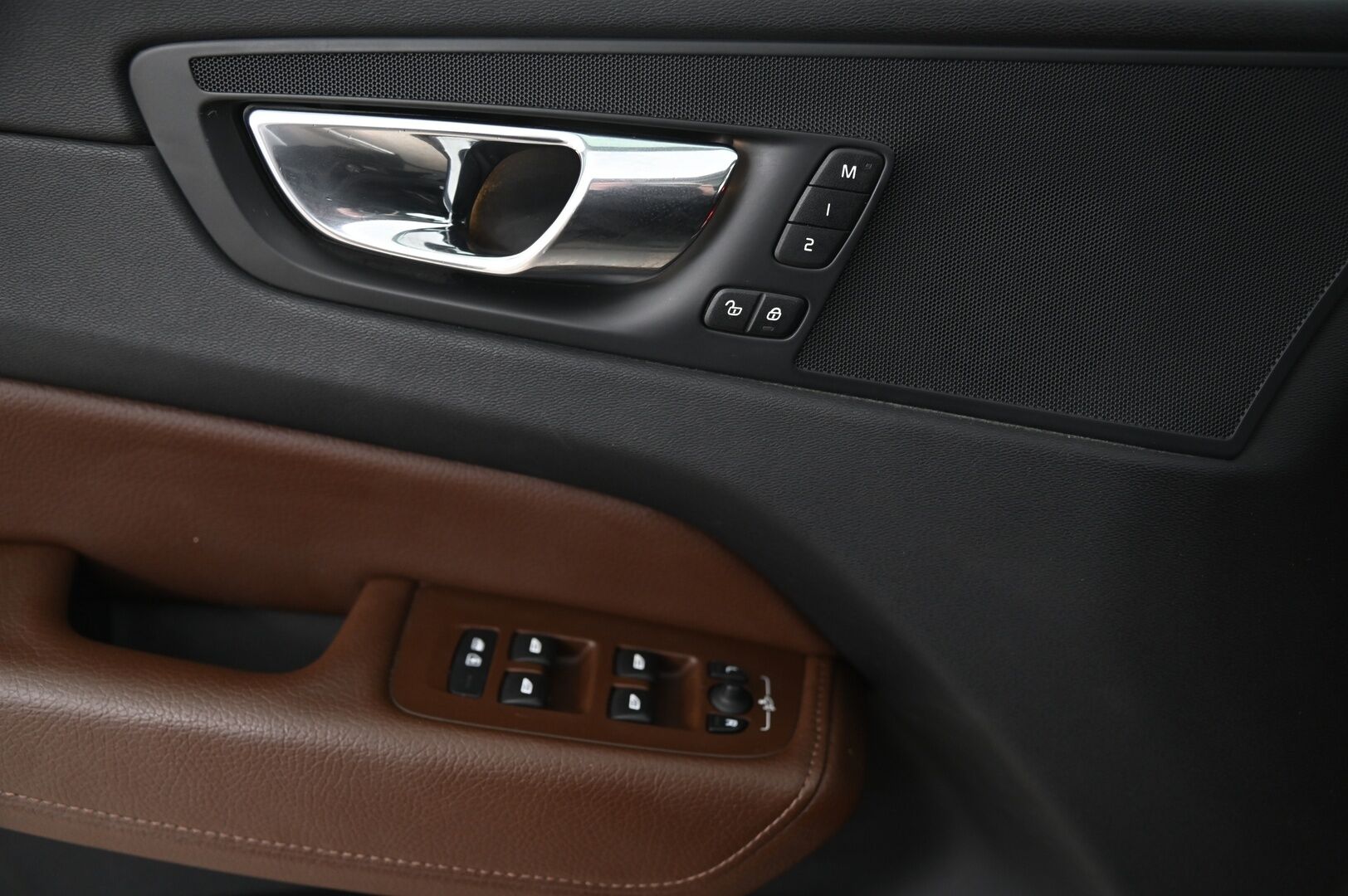 Volvo XC60 2019 D4 AWD Business Inscription aut - Suomi-auto | Vetokoukku | VOC | ACC | Panorama | Muistipenkit