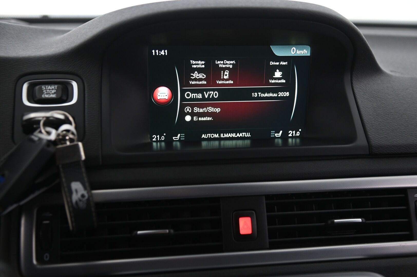 Volvo V70 2016 2,0 D3 Momentum - ACC | Webasto | Koukku | Lämmitettävä ohjauspyörä | Blis | Kaistavahti |2xrenkaat | Digimittaristo 