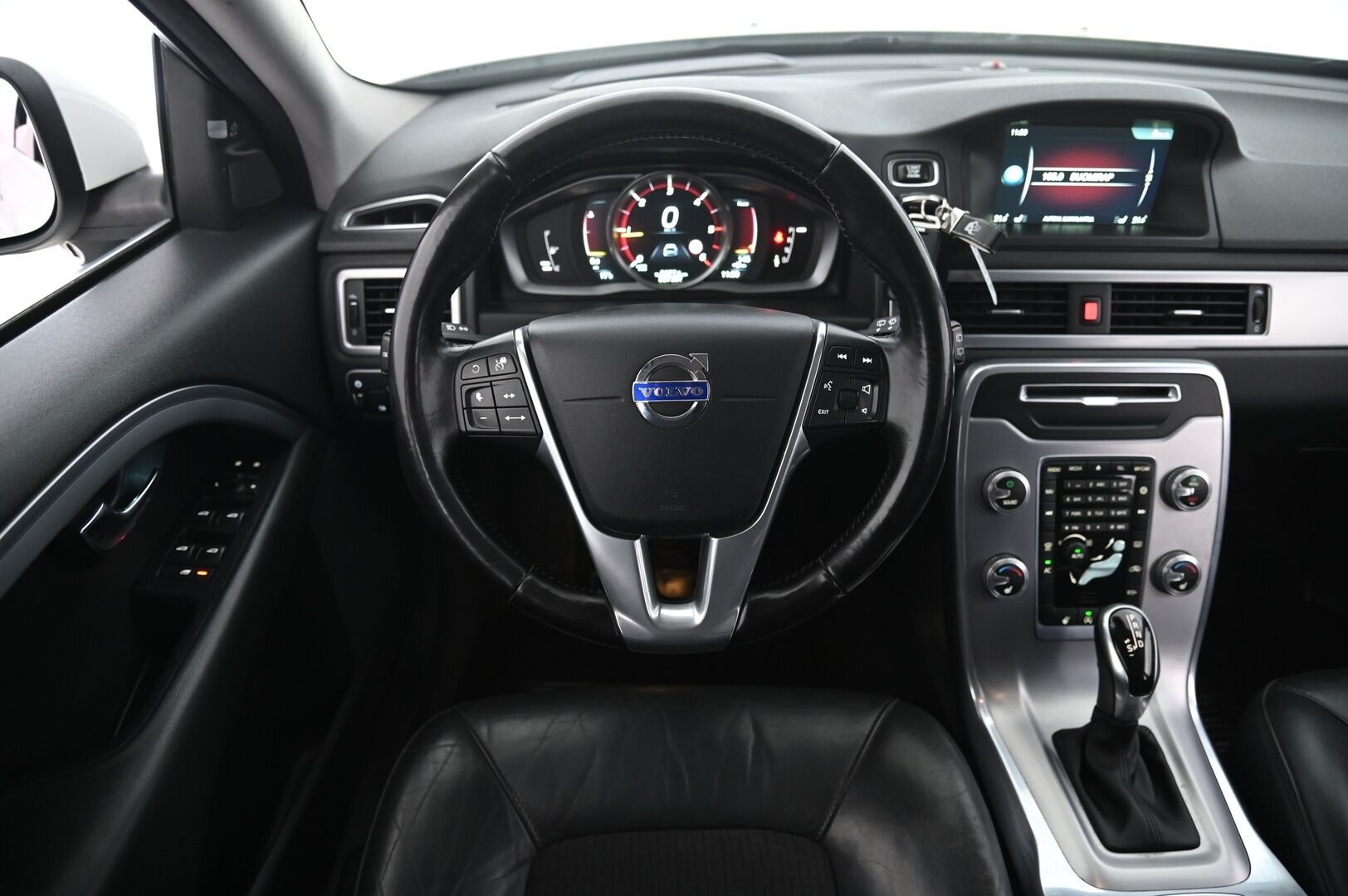 Volvo V70 2016 2,0 D3 Momentum - ACC | Webasto | Koukku | Lämmitettävä ohjauspyörä | Blis | Kaistavahti |2xrenkaat | Digimittaristo 