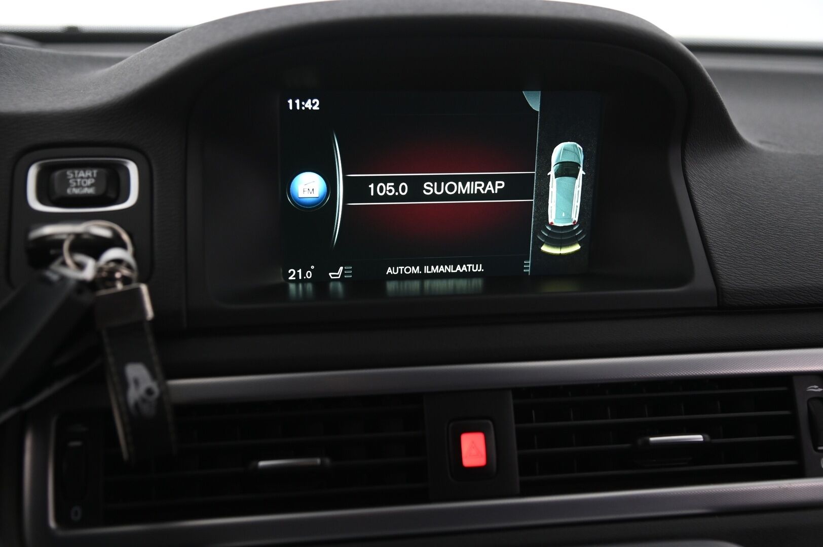 Volvo V70 2016 2,0 D3 Momentum - ACC | Webasto | Koukku | Lämmitettävä ohjauspyörä | Blis | Kaistavahti |2xrenkaat | Digimittaristo 