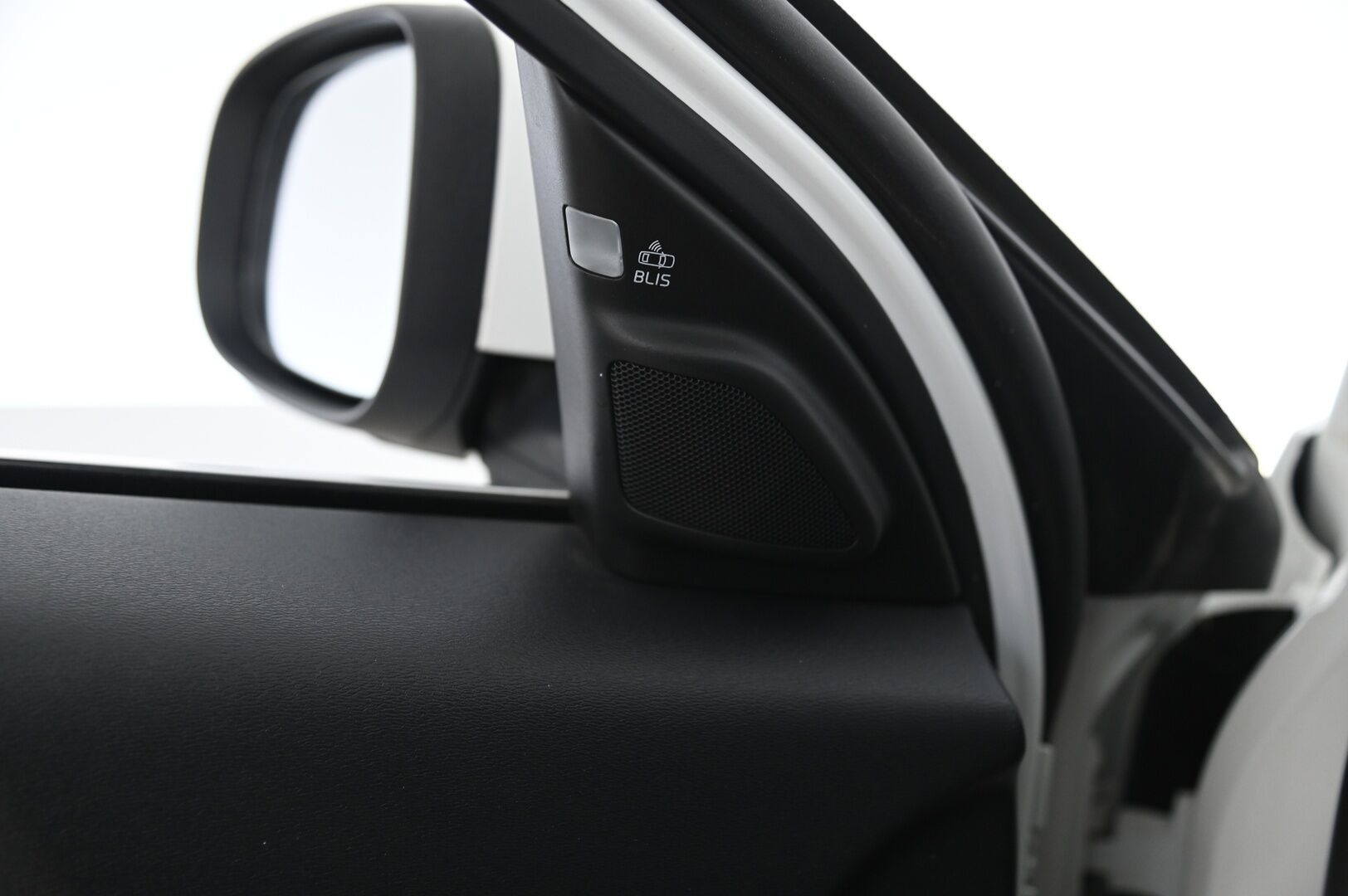 Volvo V70 2016 2,0 D3 Momentum - ACC | Webasto | Koukku | Lämmitettävä ohjauspyörä | Blis | Kaistavahti |2xrenkaat | Digimittaristo 
