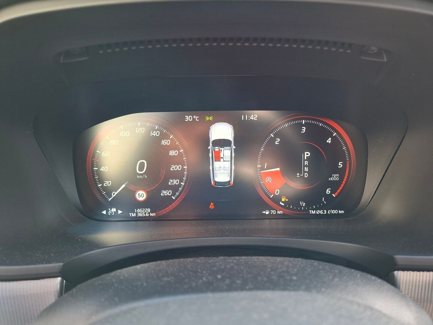 Volvo V90 2019 D4 AWD Business R-Design aut - Suomiauto | Webasto | ACC | Koukku | Peruutuskamera | Full LED | High Perf Audio | Nahka-Alcantara Muistipenkki | Upea yksilö!