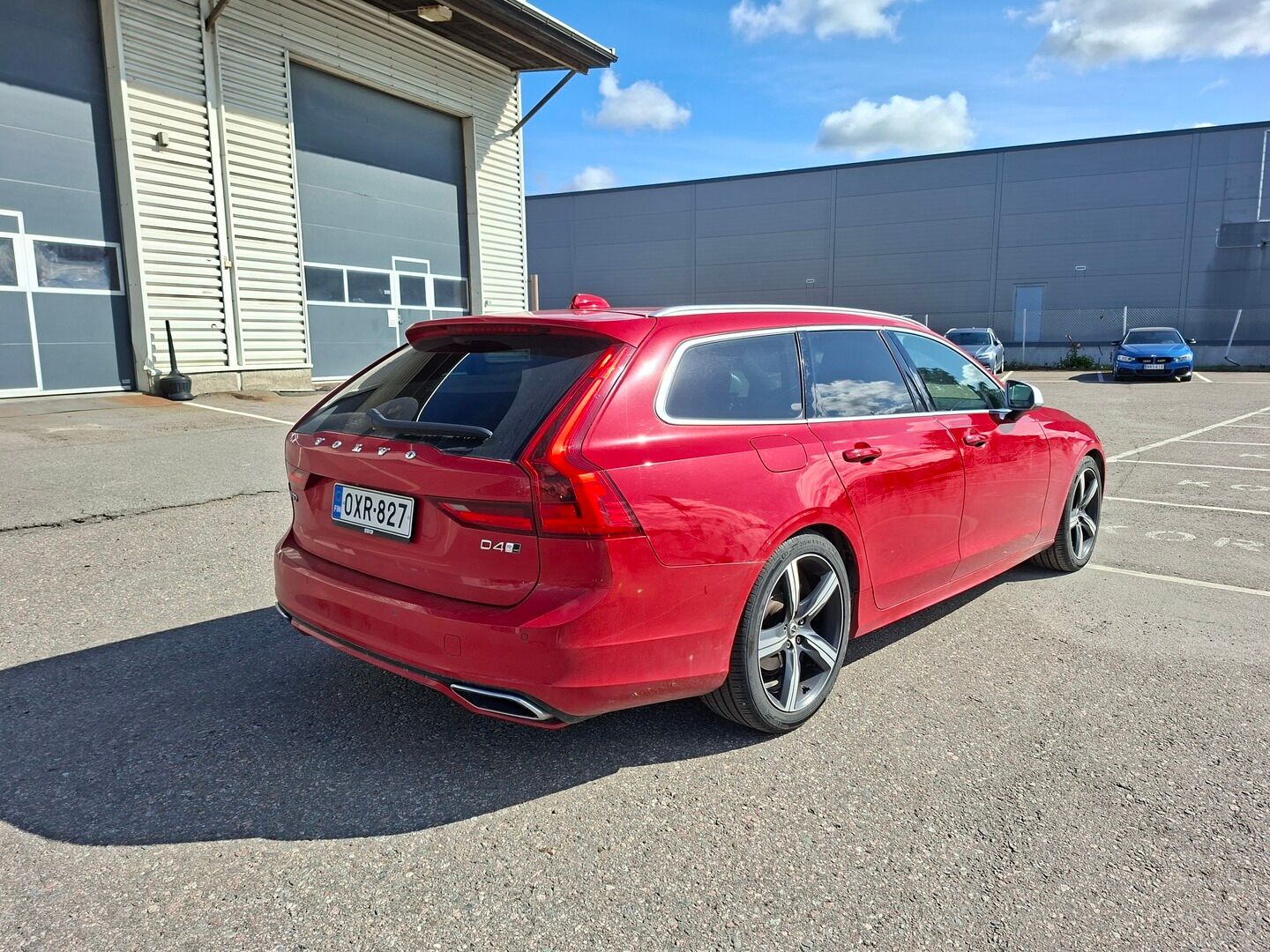 Volvo V90 2019 D4 AWD Business R-Design aut - Suomiauto | Webasto | ACC | Koukku | Peruutuskamera | Full LED | High Perf Audio | Nahka-Alcantara Muistipenkki | Upea yksilö!