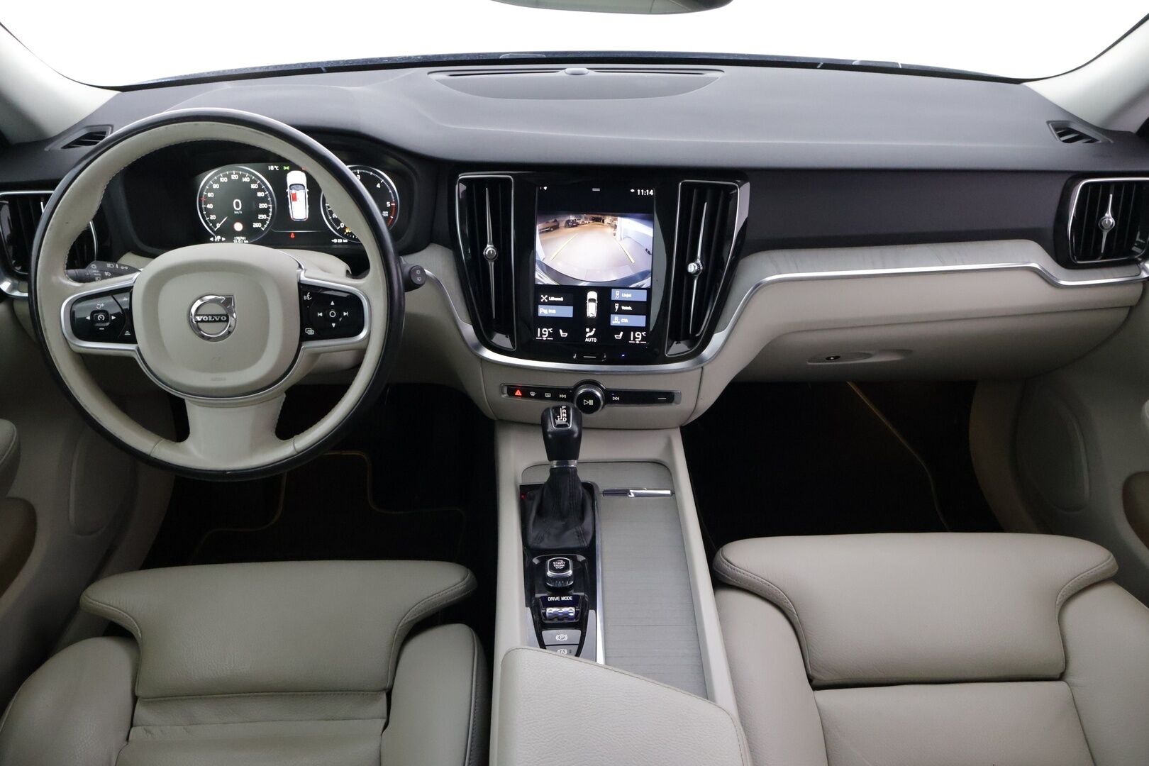 Volvo V60 2019 D3 AWD Business Inscription aut. - | ACC | P-Kamera | Webasto | Muistipenkki | Koukku | Full LED | Vaaleat nahat | BLIS | Navi |