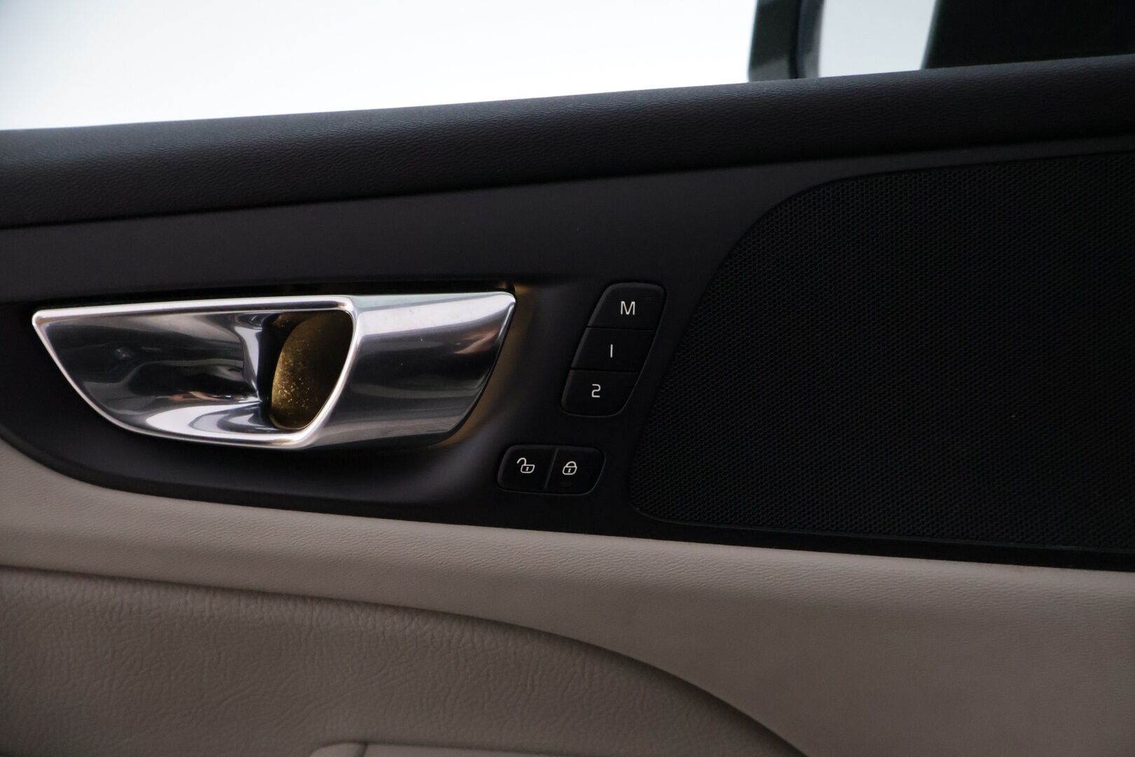 Volvo V60 2019 D3 AWD Business Inscription aut. - | ACC | P-Kamera | Webasto | Muistipenkki | Koukku | Full LED | Vaaleat nahat | BLIS | Navi |