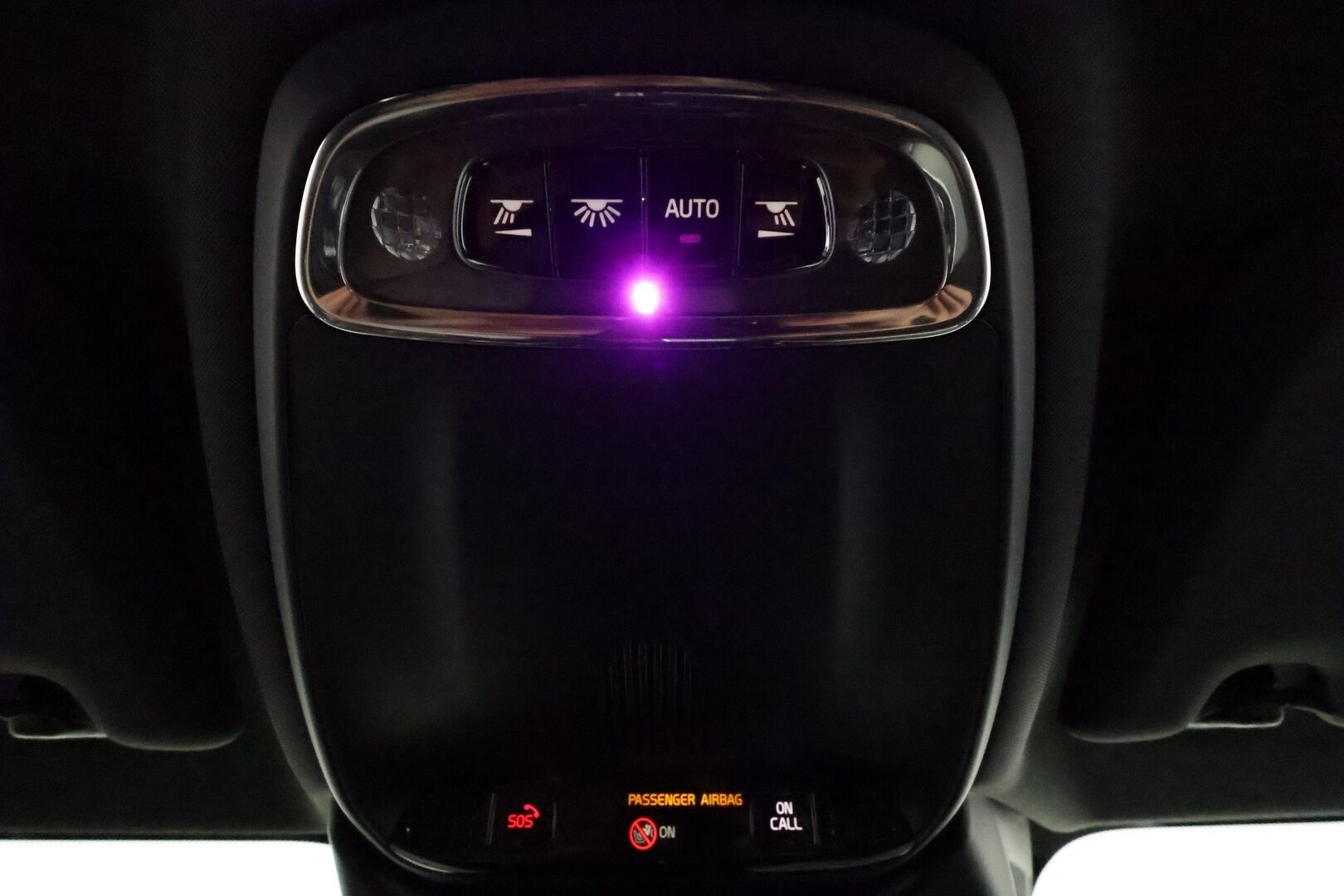 Volvo V60 2019 D4 R-Design aut *ACC / Webasto / Muistipenkki / Koukku / Full LED / BLIS / Sporttipenkit* - 3,99 % KORKOTARJOUS TÄHÄN AUTOON 28.9. ASTI! - Suomi-auto / Kahdet renkaat aluvanteilla / Merkkihuollettu
