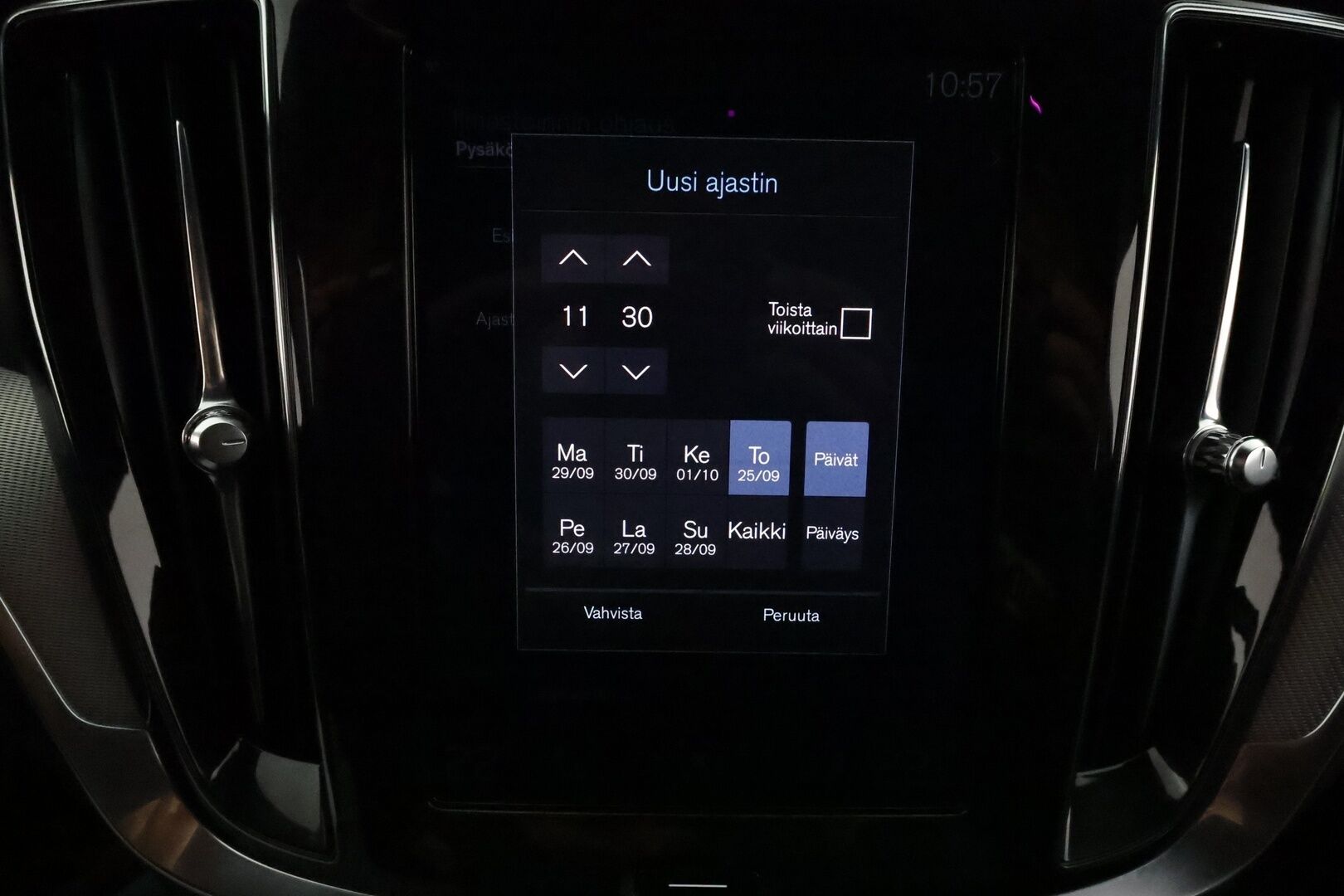 Volvo V60 2019 D4 R-Design aut *ACC / Webasto / Muistipenkki / Koukku / Full LED / BLIS / Sporttipenkit* - 3,99 % KORKOTARJOUS TÄHÄN AUTOON 28.9. ASTI! - Suomi-auto / Kahdet renkaat aluvanteilla / Merkkihuollettu