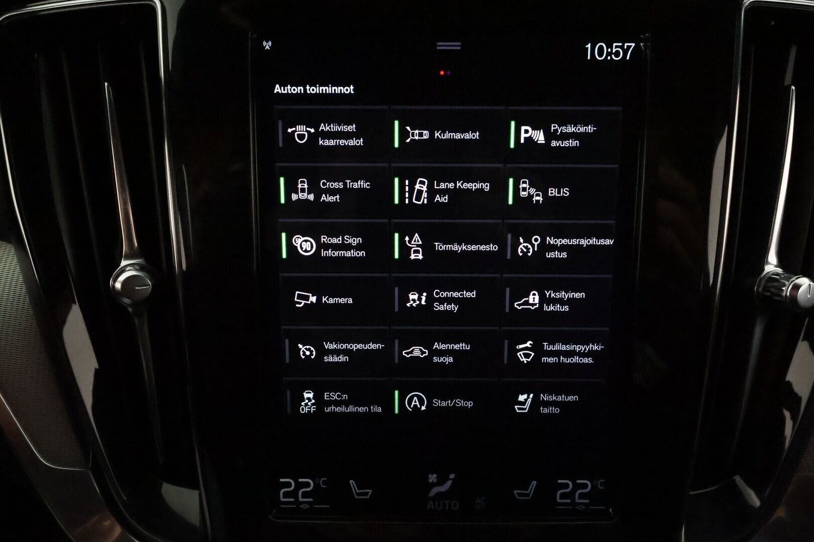 Volvo V60 2019 D4 R-Design aut *ACC / Webasto / Muistipenkki / Koukku / Full LED / BLIS / Sporttipenkit* - 3,99 % KORKOTARJOUS TÄHÄN AUTOON 28.9. ASTI! - Suomi-auto / Kahdet renkaat aluvanteilla / Merkkihuollettu