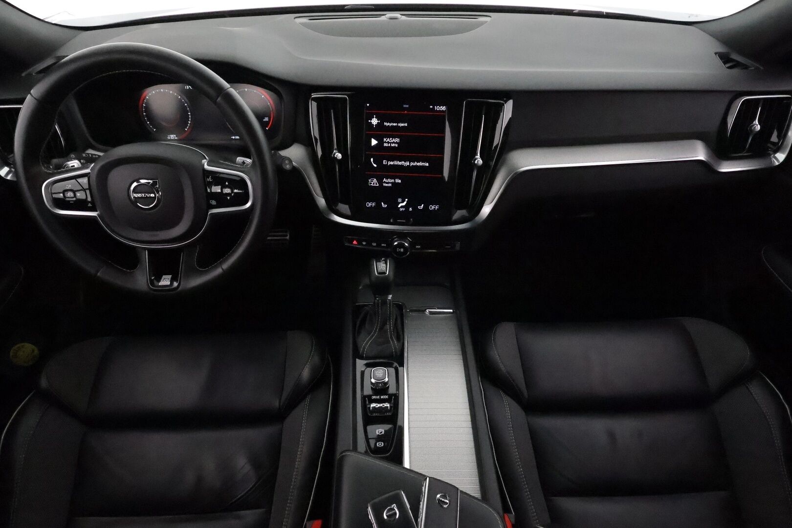 Volvo V60 2019 D4 R-Design aut *ACC / Webasto / Muistipenkki / Koukku / Full LED / BLIS / Sporttipenkit* - 3,99 % KORKOTARJOUS TÄHÄN AUTOON 28.9. ASTI! - Suomi-auto / Kahdet renkaat aluvanteilla / Merkkihuollettu