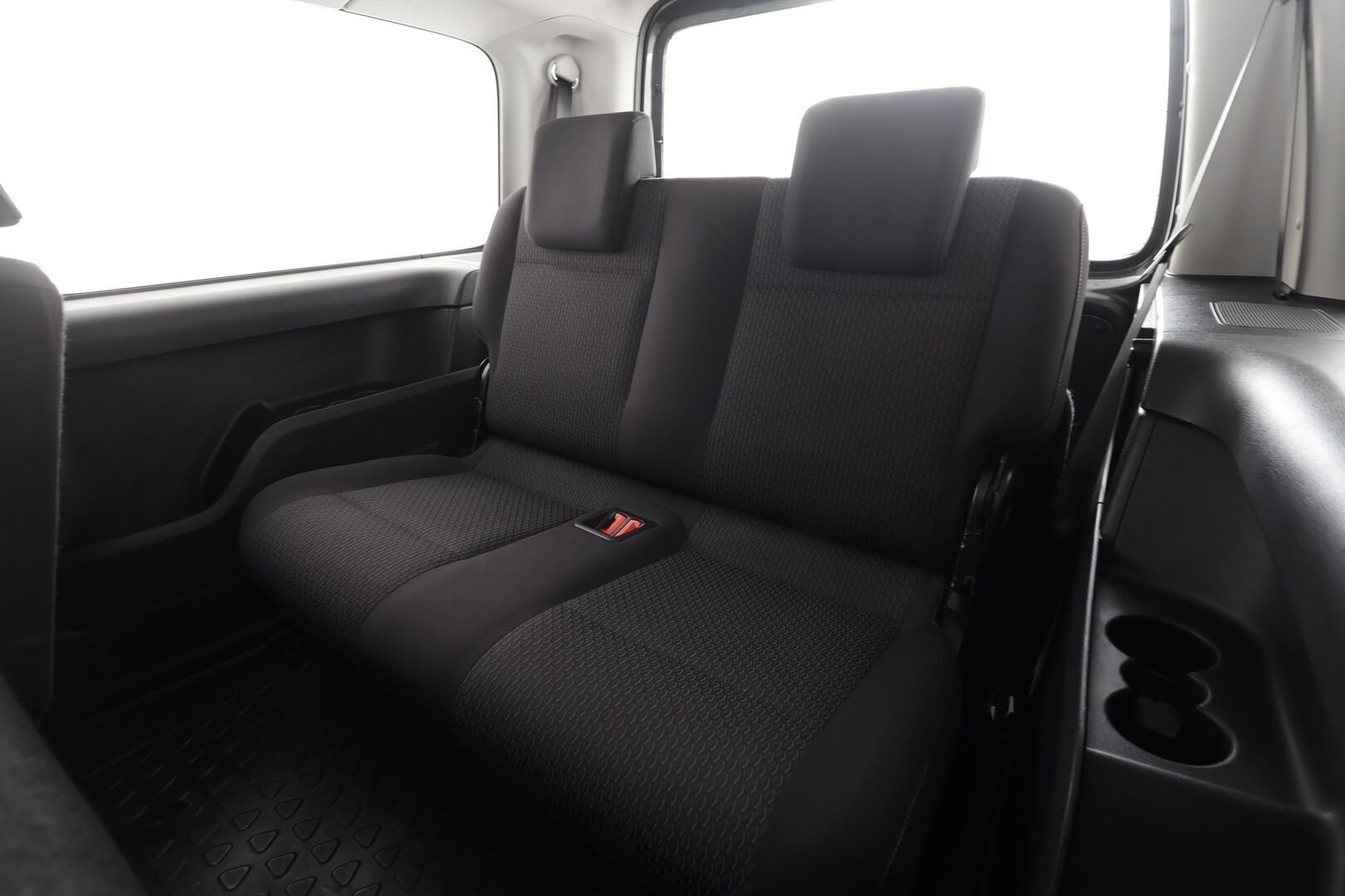 Volkswagen Caddy Maxi 2019 Trendline Business 2,0 TDI 110kW DSG 7-P * Webasto / Xenon / P.Kamera / Navi / Bluetooth / Vakkari * - 1-om Suomi-auto / Kahdet renkaat aluvanteilla