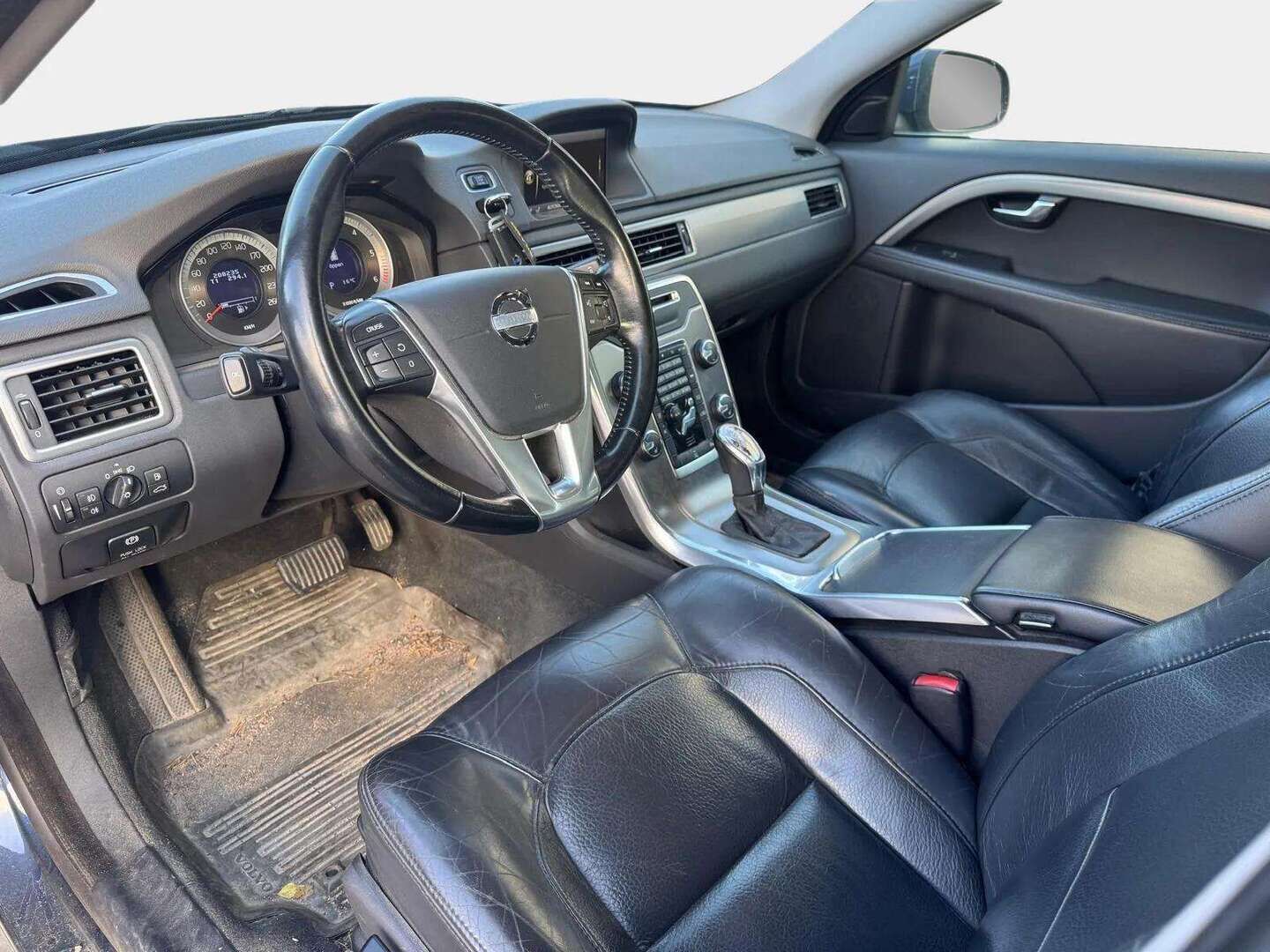Volvo V70 2013 D4 Momentum aut - *ENNAKKOMYYNNISSÄ*