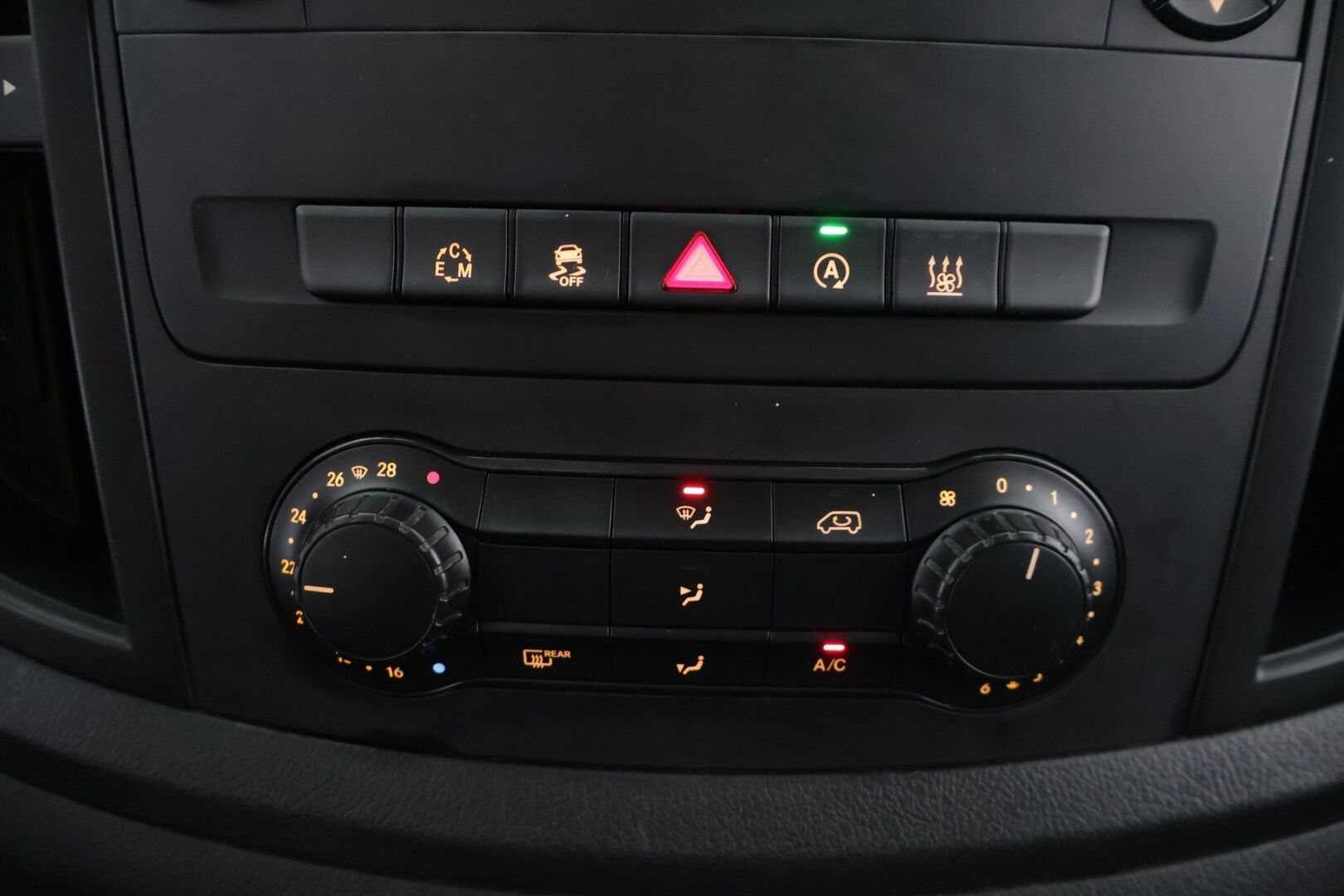 Mercedes-Benz Vito 2019 114CDI 4x4-3,05/32K keskipitkä A2 A Winter - ALV | Suomi-auto | Webasto | Vetokoukku | P-kamera | Vakkari | 2x Renkaat | BT-Audio