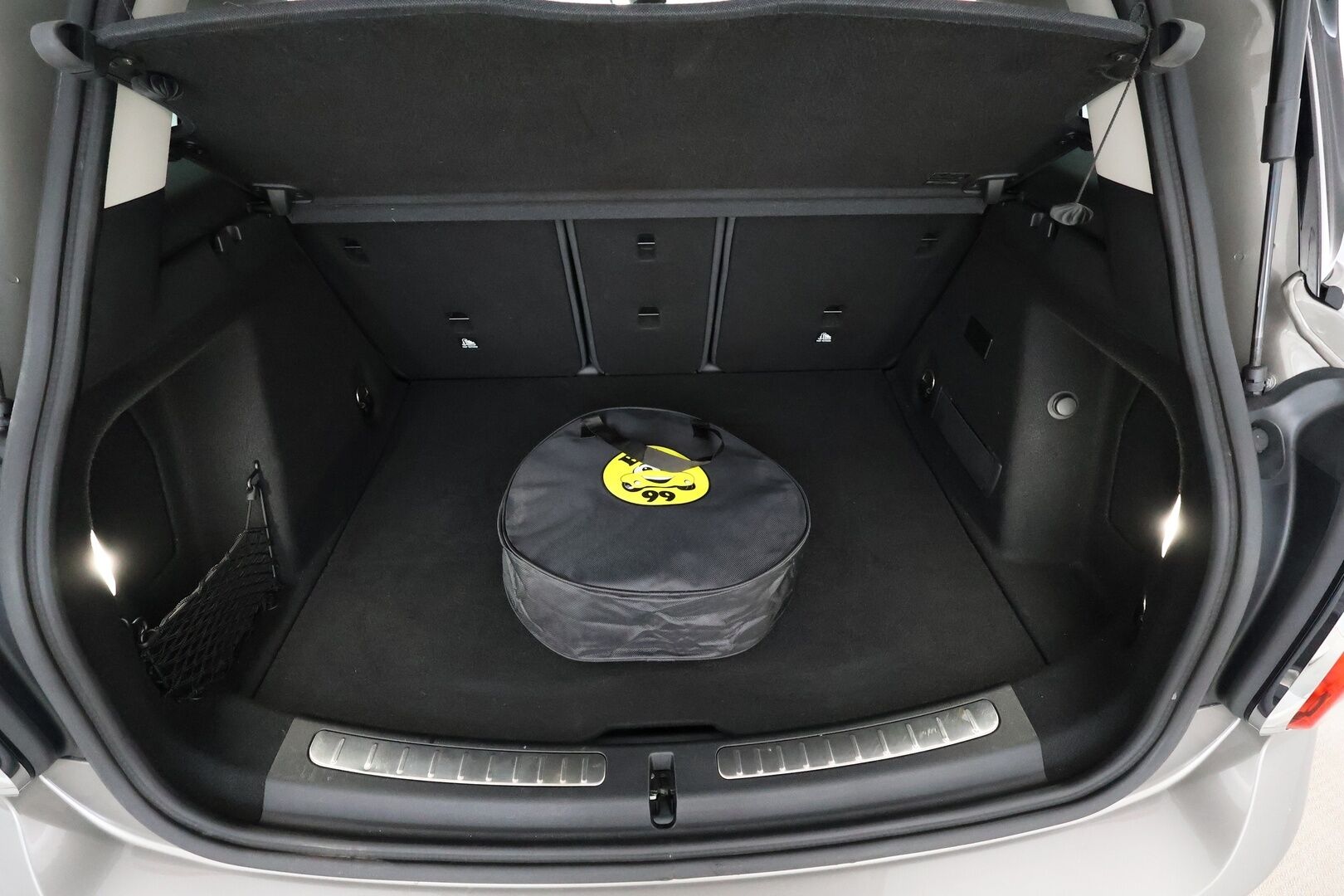 MINI Countryman 2019 Cooper SE ALL4 Essential **LED-valot / Sporttipenkit / P.Tutkat / Navi / Vakkari / Puolinahat** - Suomi-auto / Kahdet Renkaat