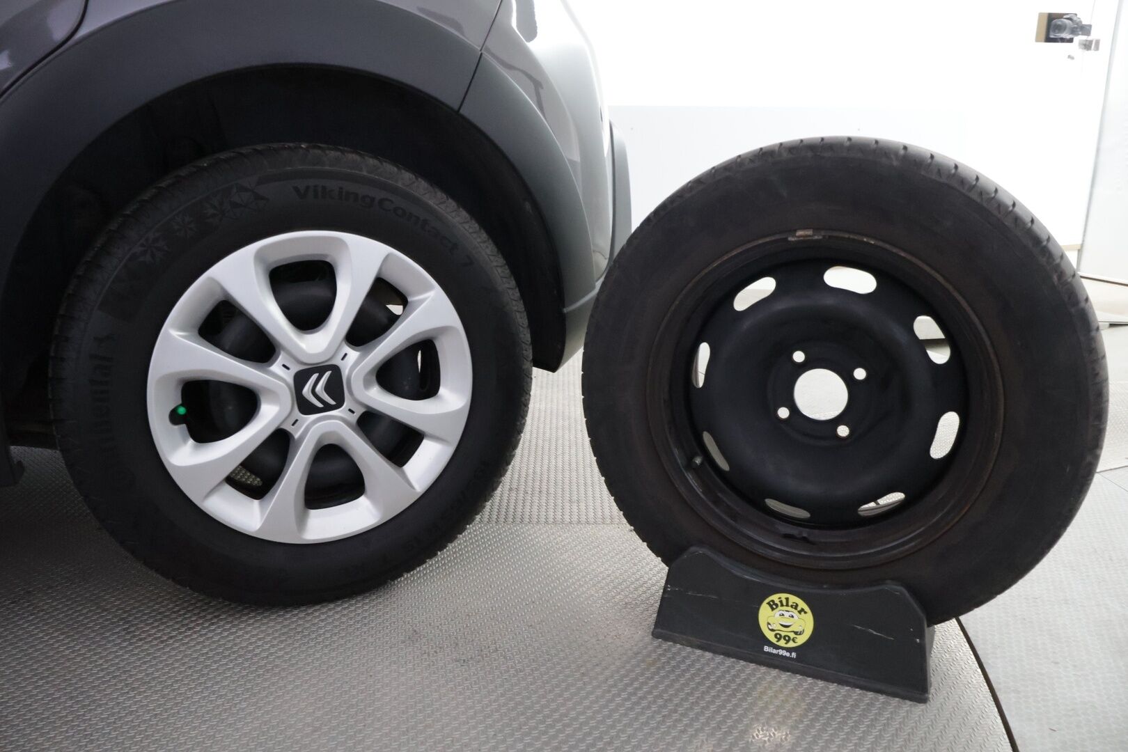 Citroen C3 2019 PureTech 110 Feel Automaatti *Vakkari / Lane assist / Carplay / Led. päiväajovalot / P. tutka! - *Uudet kitkarenkaat / 2x renkaat ja vanteet / Carplay!* - HULLUT JOULUT KORKOTARJOUS 2,49% 