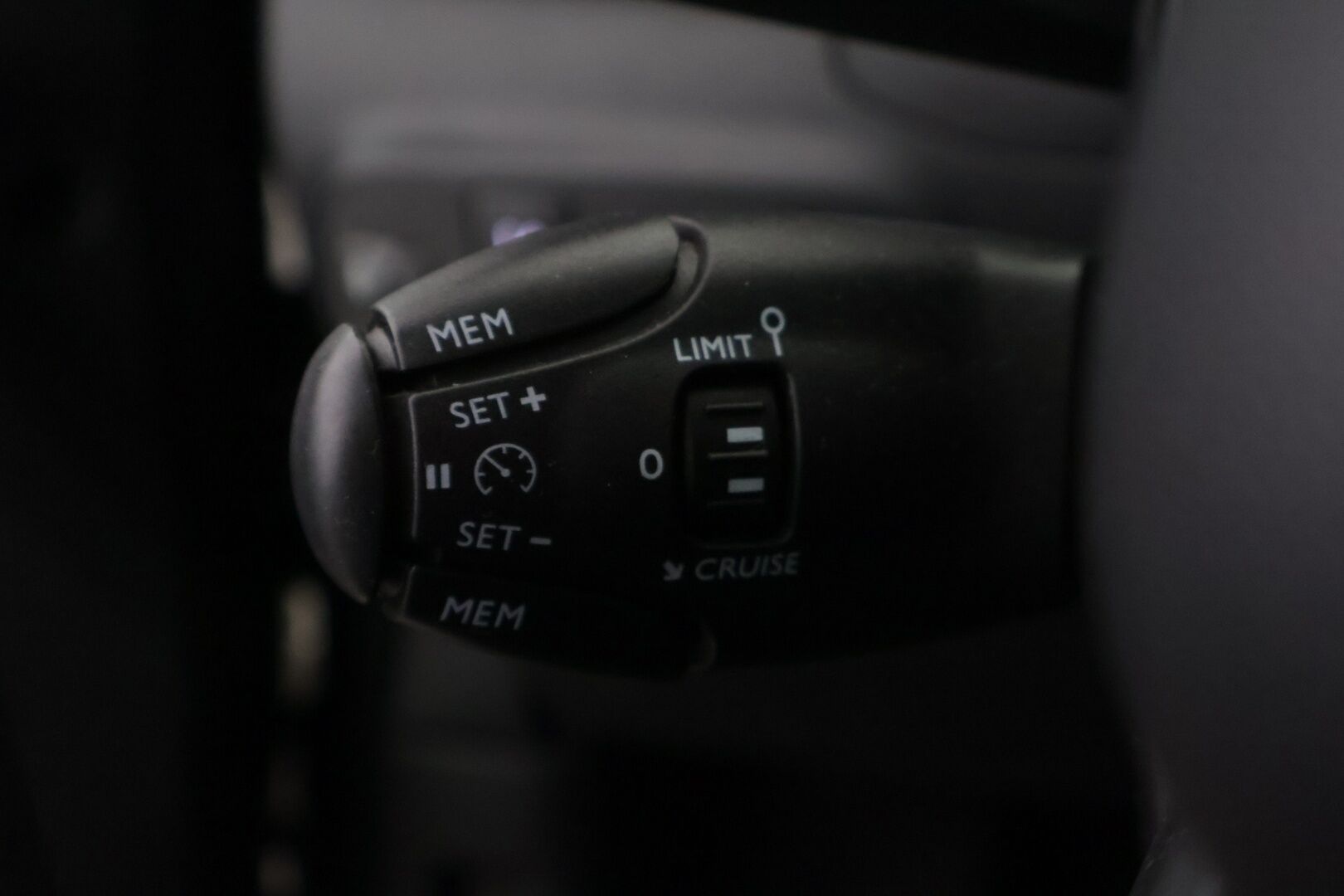 Citroen C3 2019 PureTech 110 Feel Automaatti *Vakkari / Lane assist / Carplay / Led. päiväajovalot / P. tutka! - *Uudet kitkarenkaat / 2x renkaat ja vanteet / Carplay!* - HULLUT JOULUT KORKOTARJOUS 2,49% 