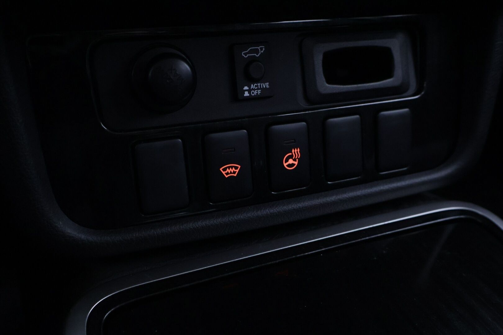 Mitsubishi Outlander PHEV 2016 Instyle Navi 4WD 5P - | 360° Kamera | Nahkasisusta| Navi | Lämmitettävä ratti& Tuulilasi | Vetokoukku | Pysäköintitutkat |