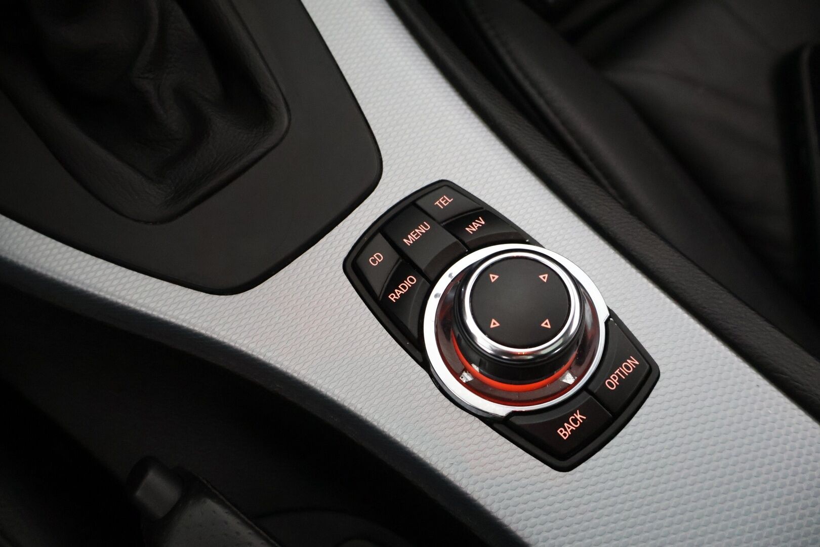 BMW 325 2010 i A E92 Coupe M Sport * Kattoluukku / Muistipenkit / Hifit / Prof. Navi / Penkinlämmittimet * - * Vakkari / Kaukovaloautomatiikka / Nahkasisusta / Vetokoukku * - HULLUT AVAJAISHULINAT KORKOTARJOUS 3,29 %