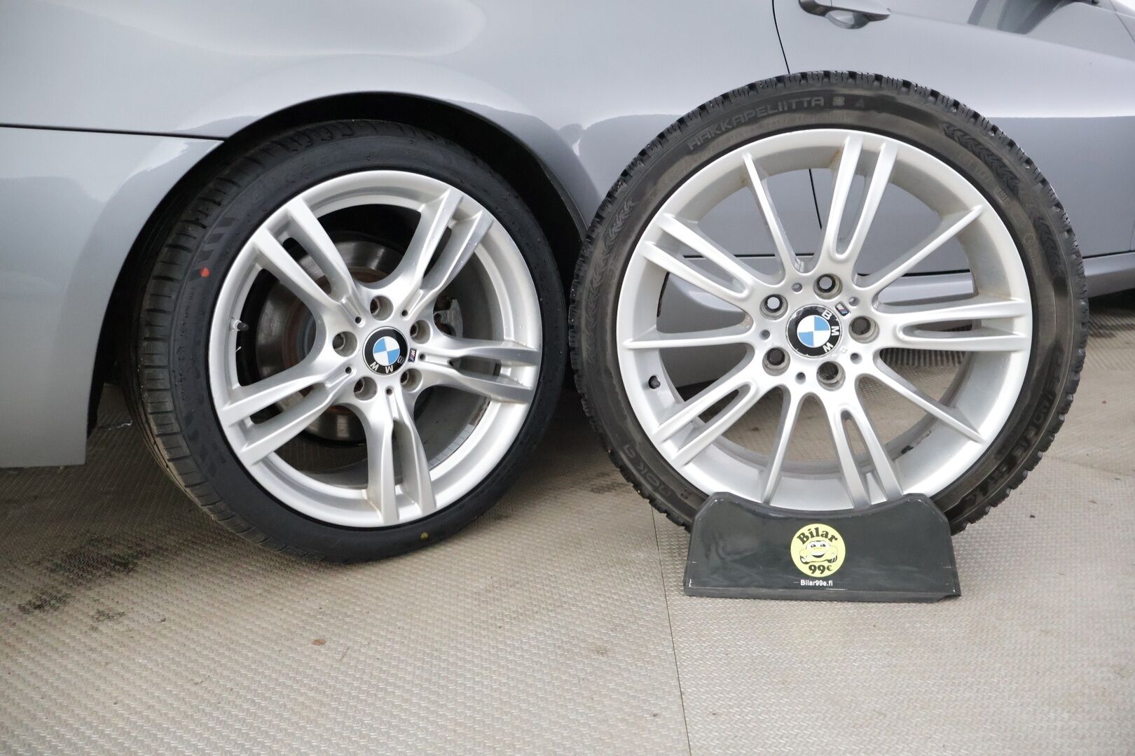 BMW 325 2010 i A E92 Coupe M Sport * Kattoluukku / Muistipenkit / Hifit / Prof. Navi / Penkinlämmittimet * - * Vakkari / Kaukovaloautomatiikka / Nahkasisusta / Vetokoukku * - HULLUT AVAJAISHULINAT KORKOTARJOUS 3,29 %