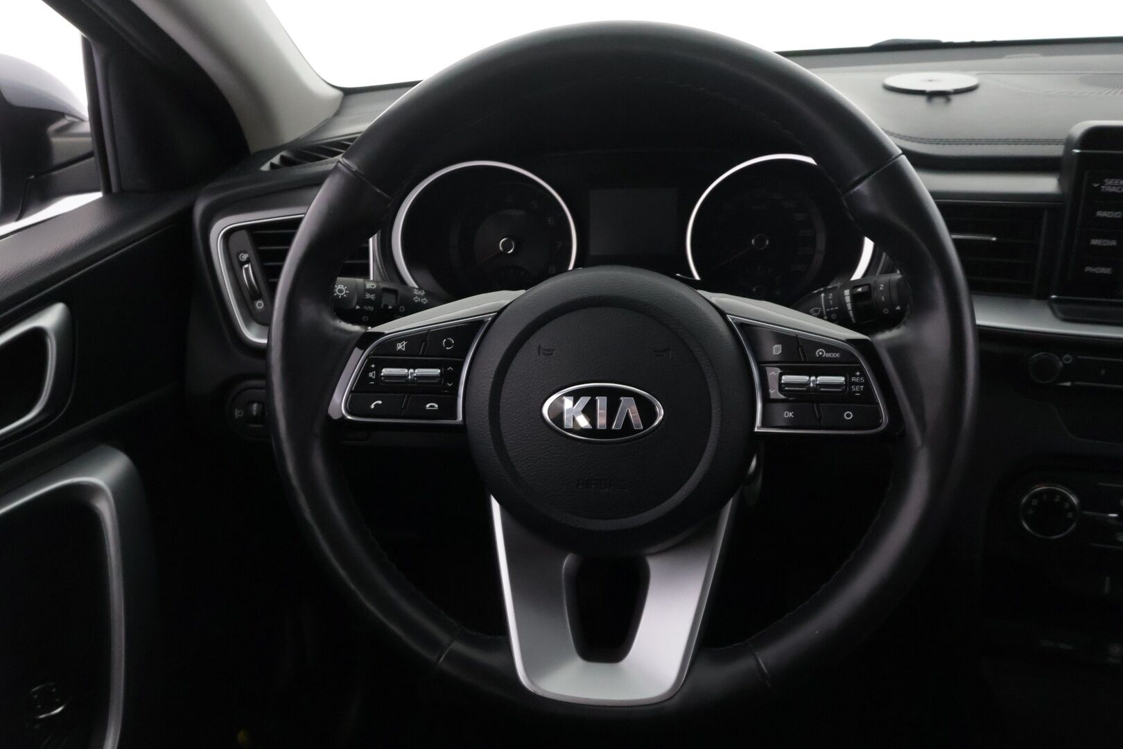 Kia Ceed 2019 1,0 T-GDI ISG 120hv LX SW EcoDynamics - * Webasto | Vakionopeudensäädin | Lane-Assist | ratinlämmitys | 2x renkaat *