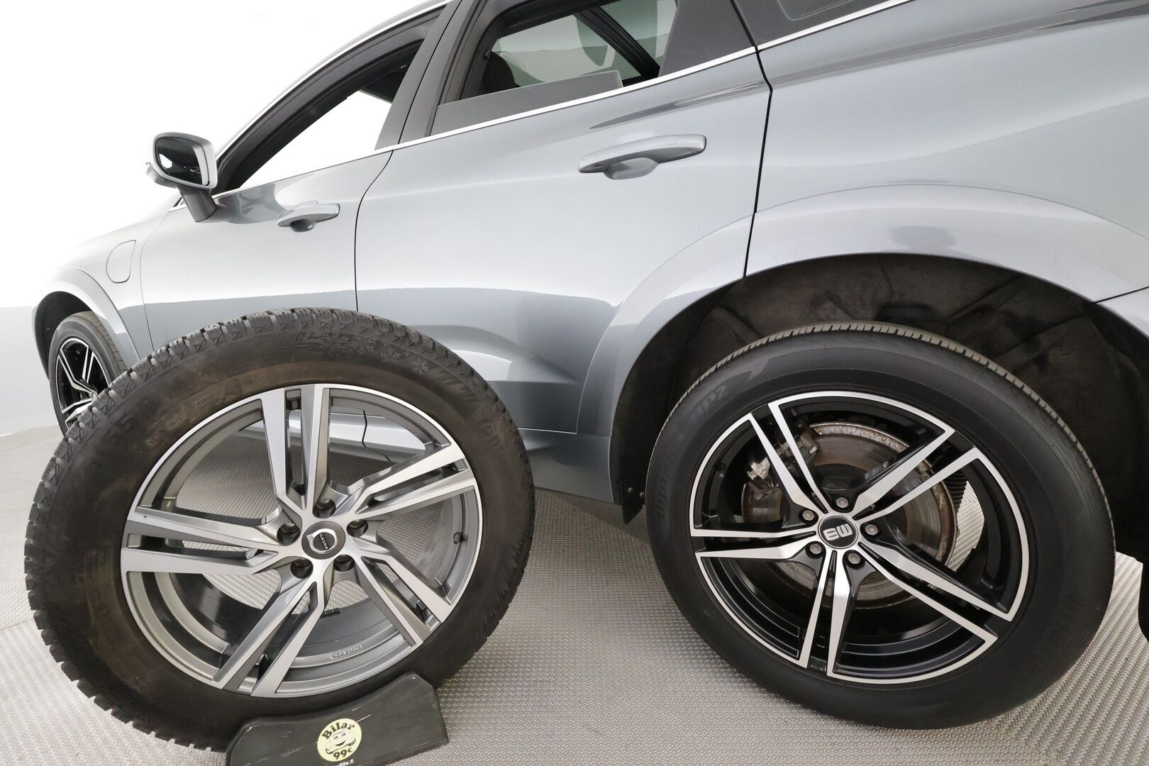 Volvo XC60 2019 T8 AWD R-Design aut - | ACC | Webasto | Koukku | Full-LED | Muistipenkki | Panorama | P.Kamera | Sporttipenkit |Keyless | Apple&Android | Suomi-auto | Kahdet Renkaat | Merkkihuollettu |