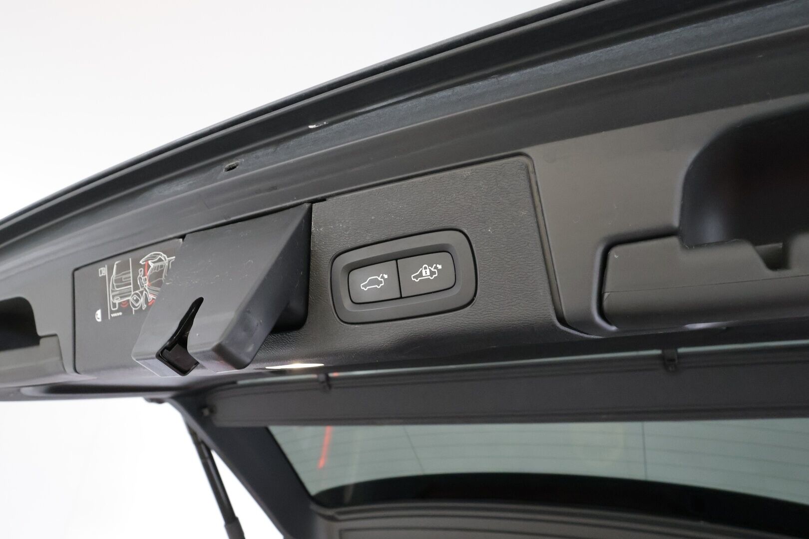 Volvo XC60 2019 T8 AWD R-Design aut - | ACC | Webasto | Koukku | Full-LED | Muistipenkki | Panorama | P.Kamera | Sporttipenkit |Keyless | Apple&Android | Suomi-auto | Kahdet Renkaat | Merkkihuollettu |