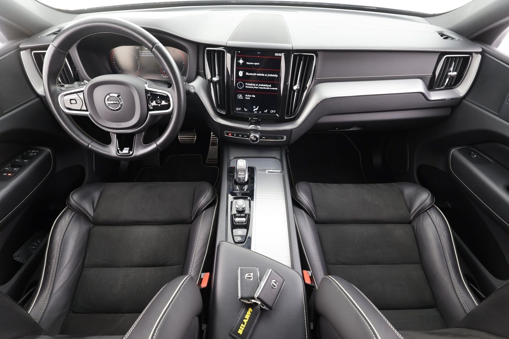 Volvo XC60 2019 T8 AWD R-Design aut - | ACC | Webasto | Koukku | Full-LED | Muistipenkki | Panorama | P.Kamera | Sporttipenkit |Keyless | Apple&Android | Suomi-auto | Kahdet Renkaat | Merkkihuollettu |